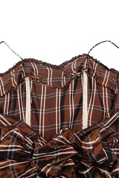 Robe de soirée à taille basse en taffetas à carreaux marron des années 1940, de la marque Party Lines by Domb