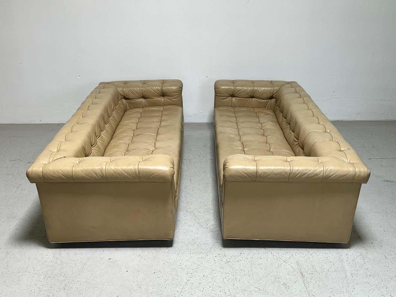 Party Sofa by Edward Wormley for Dunbar in Original Leather  For Sale 6