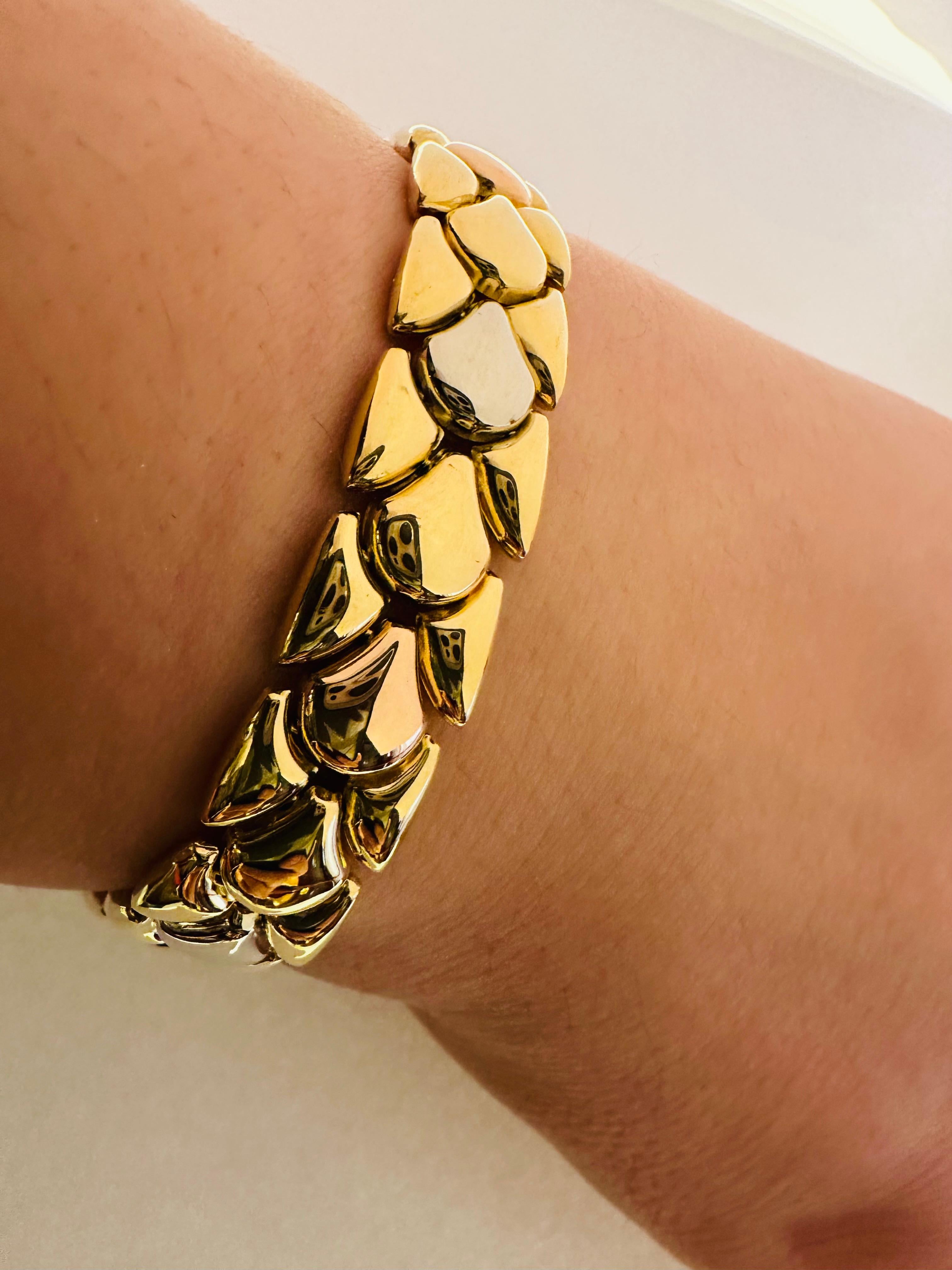 Donna Parure Chimento in Oro Bianco, Rosé e Giallo 18kt – Raffinatezza e Stile in vendita