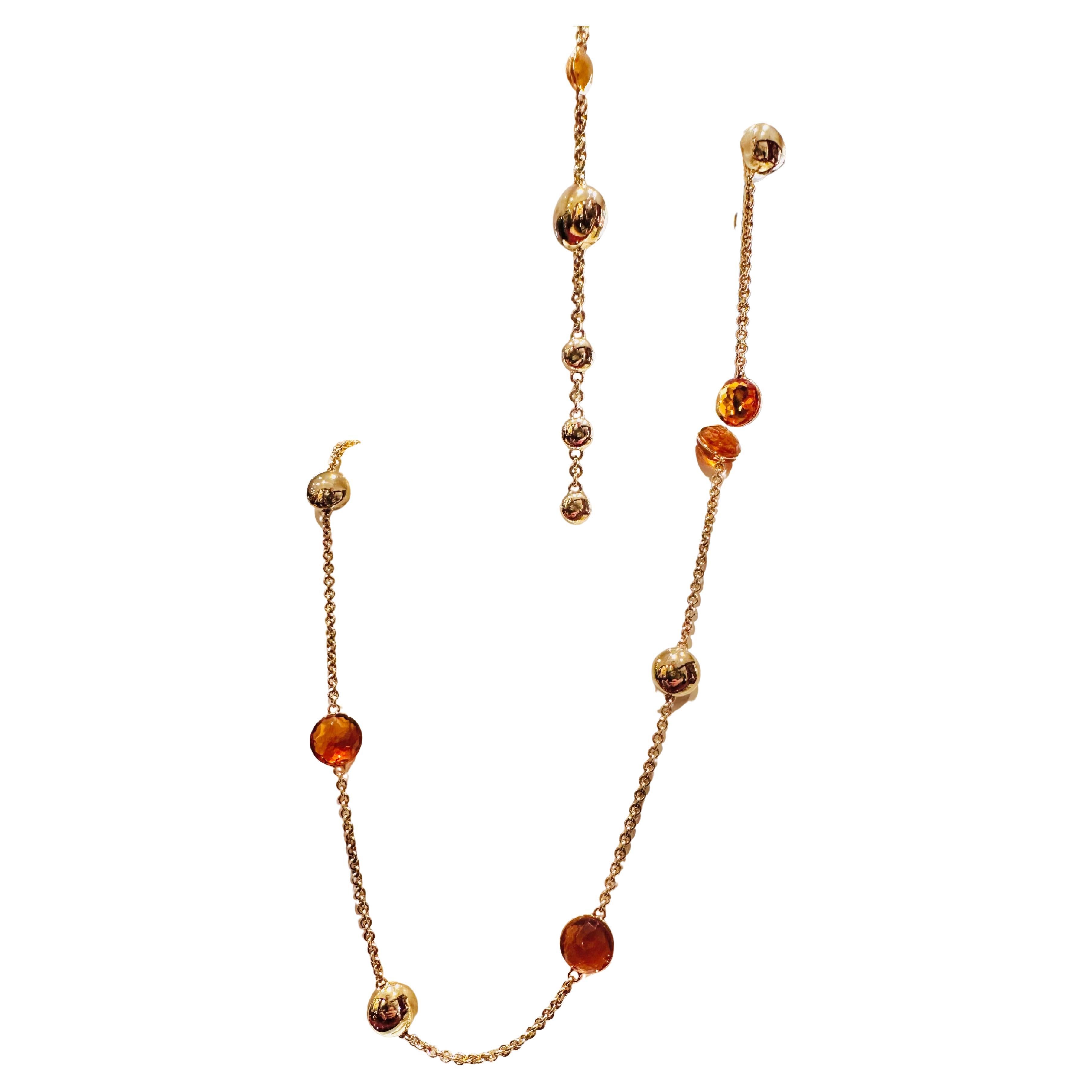 Luce e calore si fondono in questa magnifica parure Chimento, un capolavoro di design e raffinatezza. Realizzata in oro giallo 18kt, questa creazione esclusiva celebra la bellezza intramontabile dei topazi gialli, pietre preziose dal fascino solare,