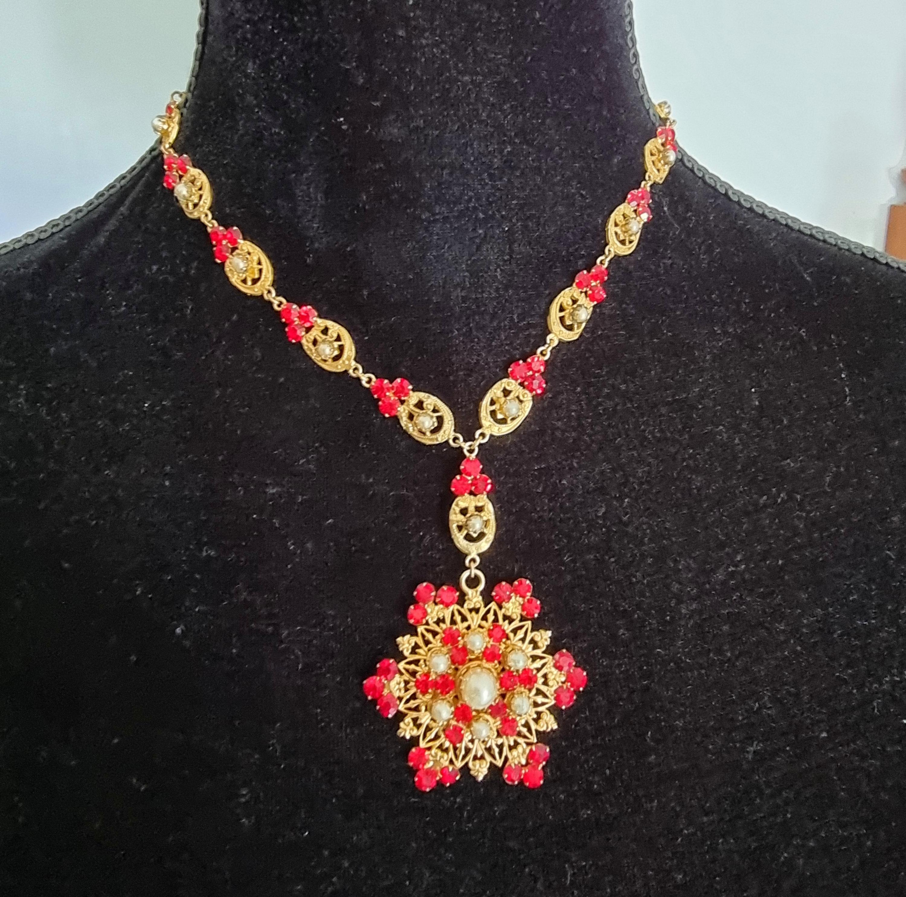 Old High Fashion set, BROOCH NECKLACE and EARRINGS, vintage For Sale 3