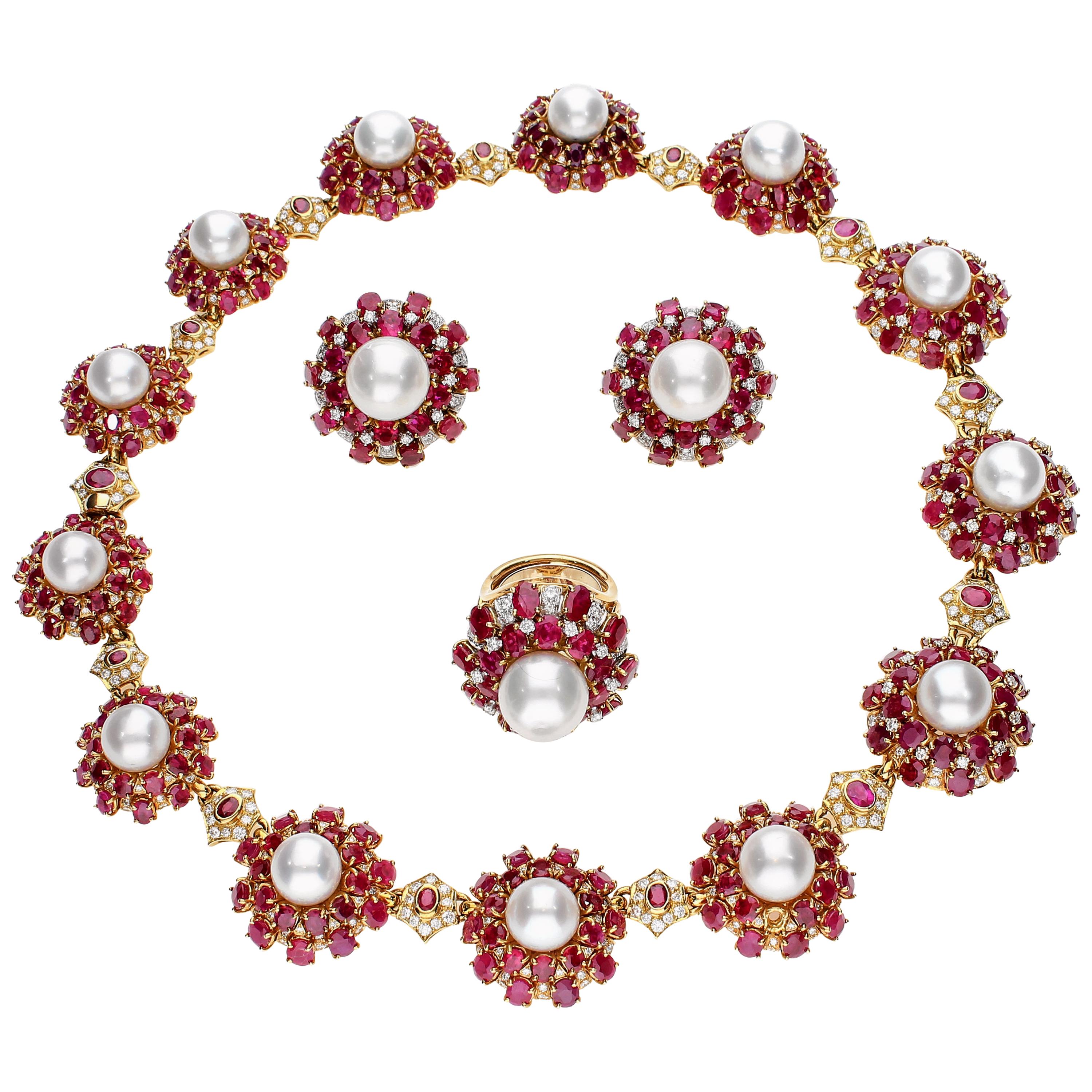Parure with Rubies, Pearls and Diamonds in 18 Karat Yellow Gold