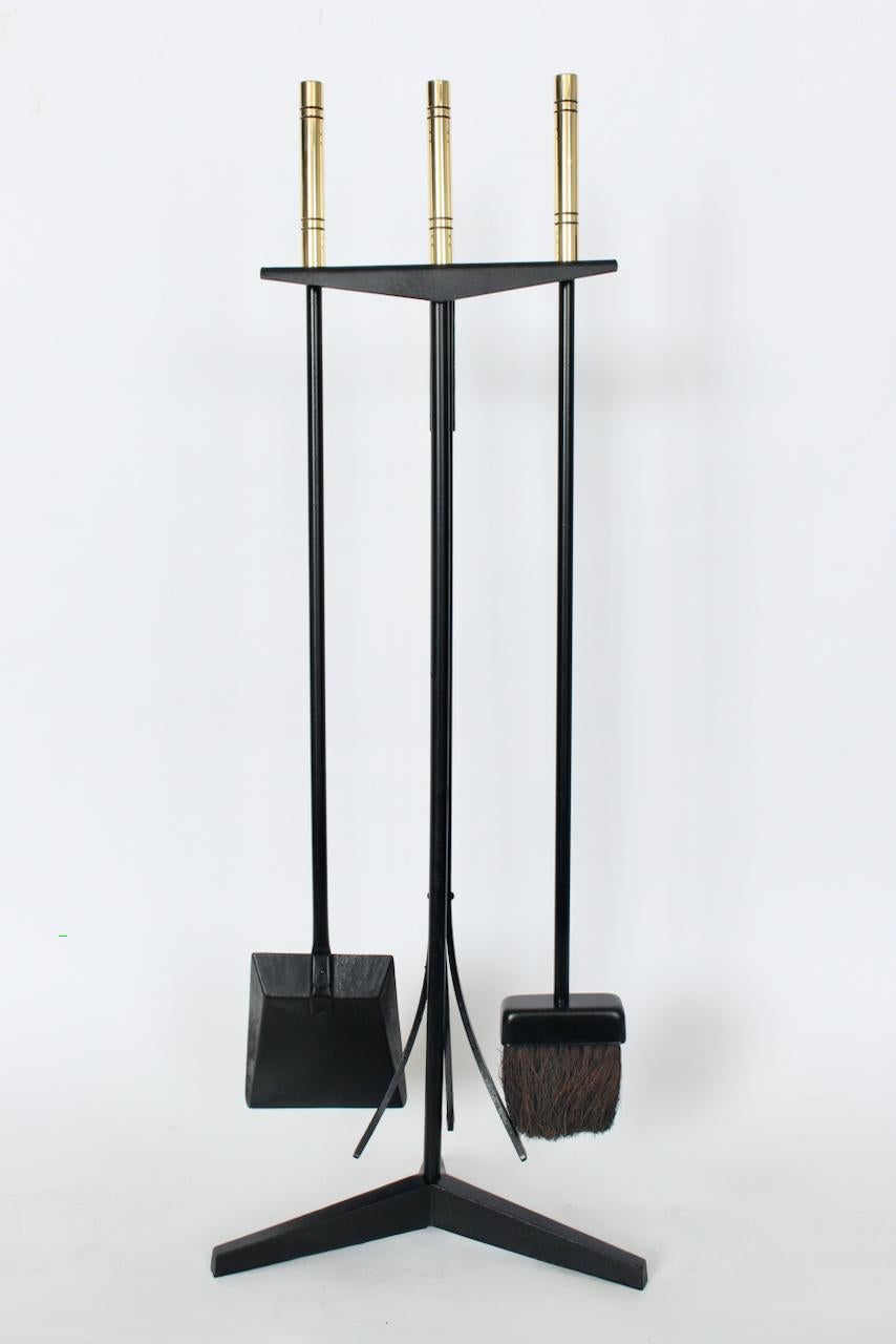 Moulage Parzinger Style Ensemble d'outils à feu en fonte noire 3 pièces avec manche en laiton et Stand en vente