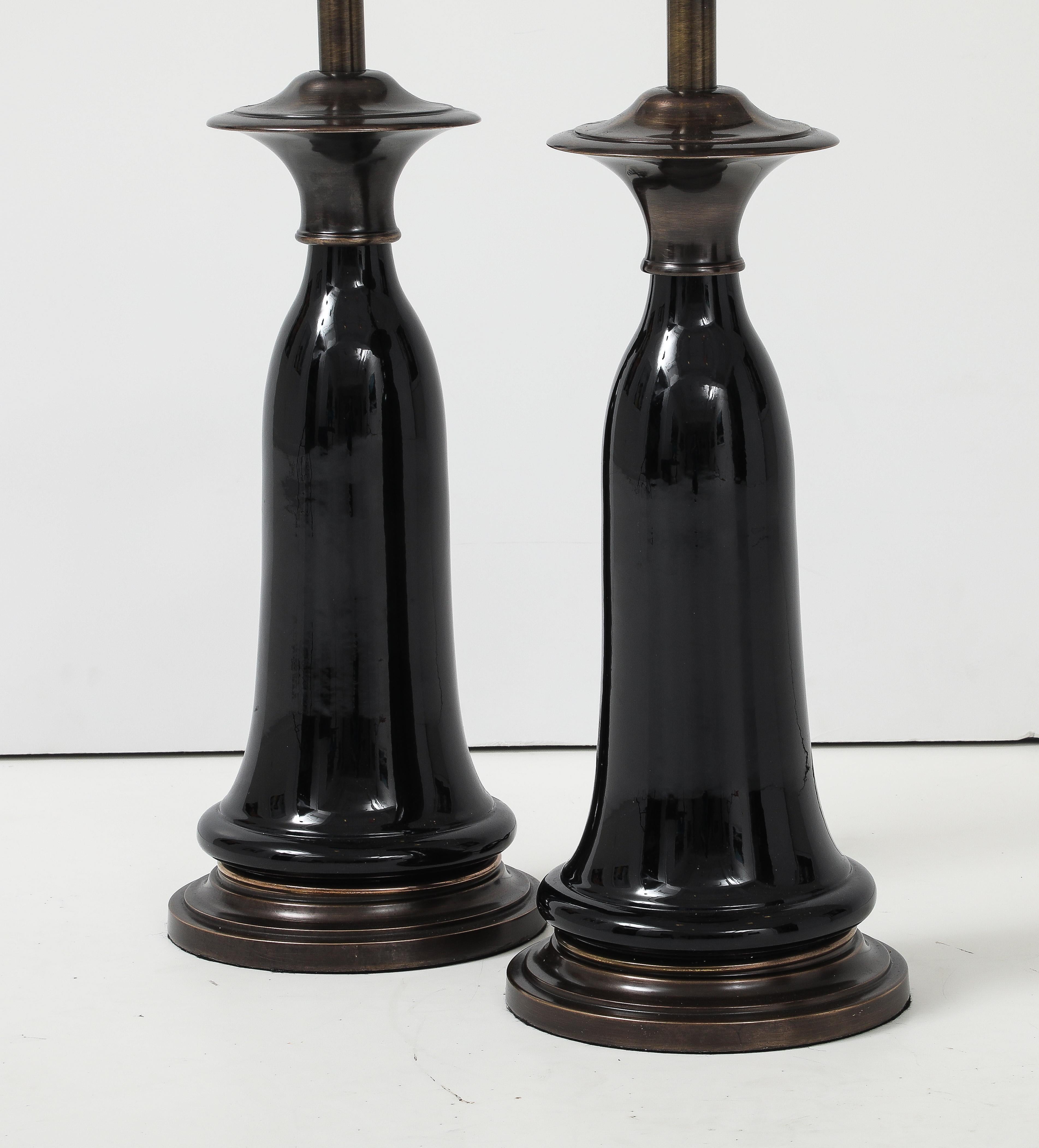 Bronze Lampes en porcelaine noire de style Parzinger en vente