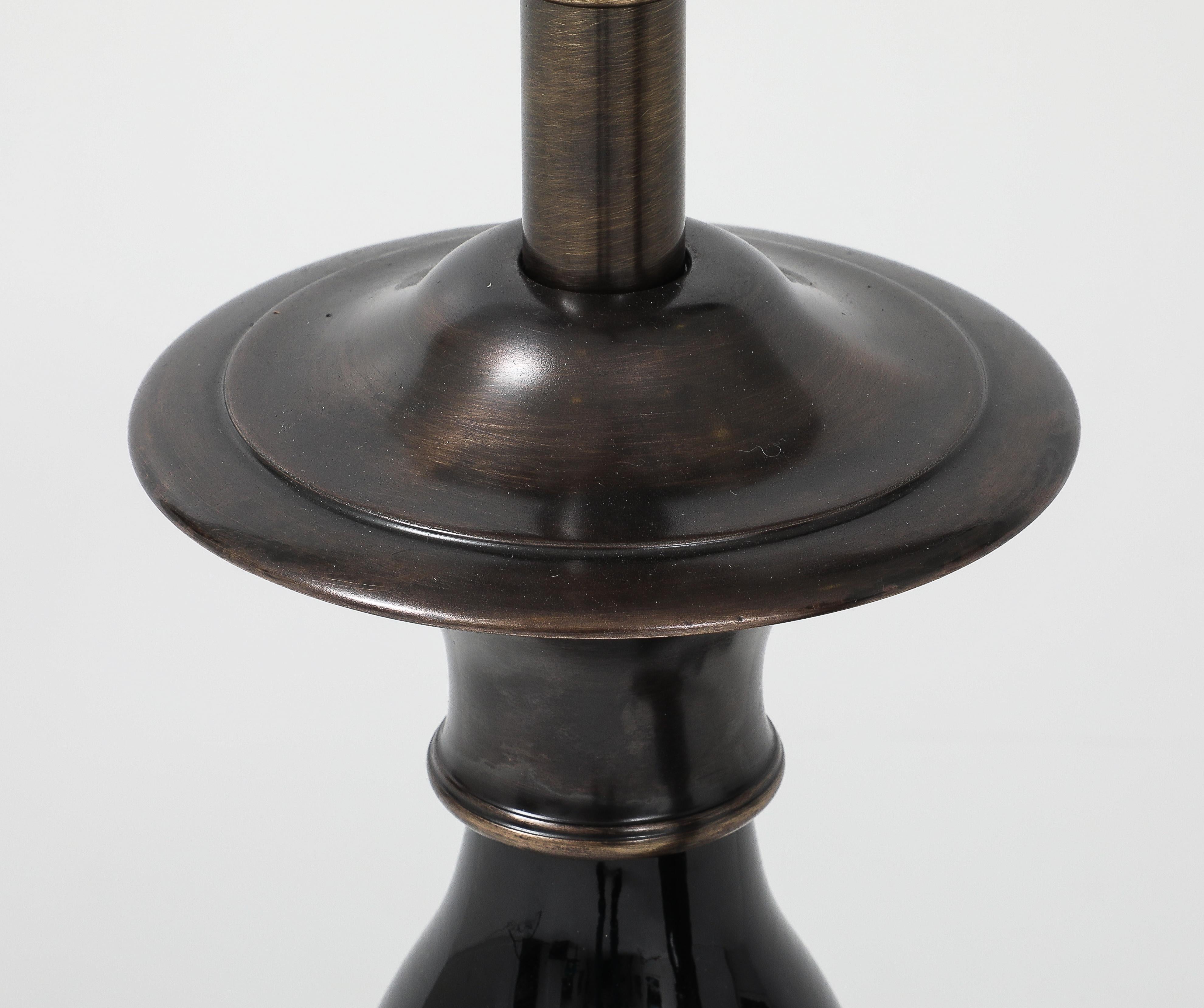 Lampes en porcelaine noire de style Parzinger en vente 1