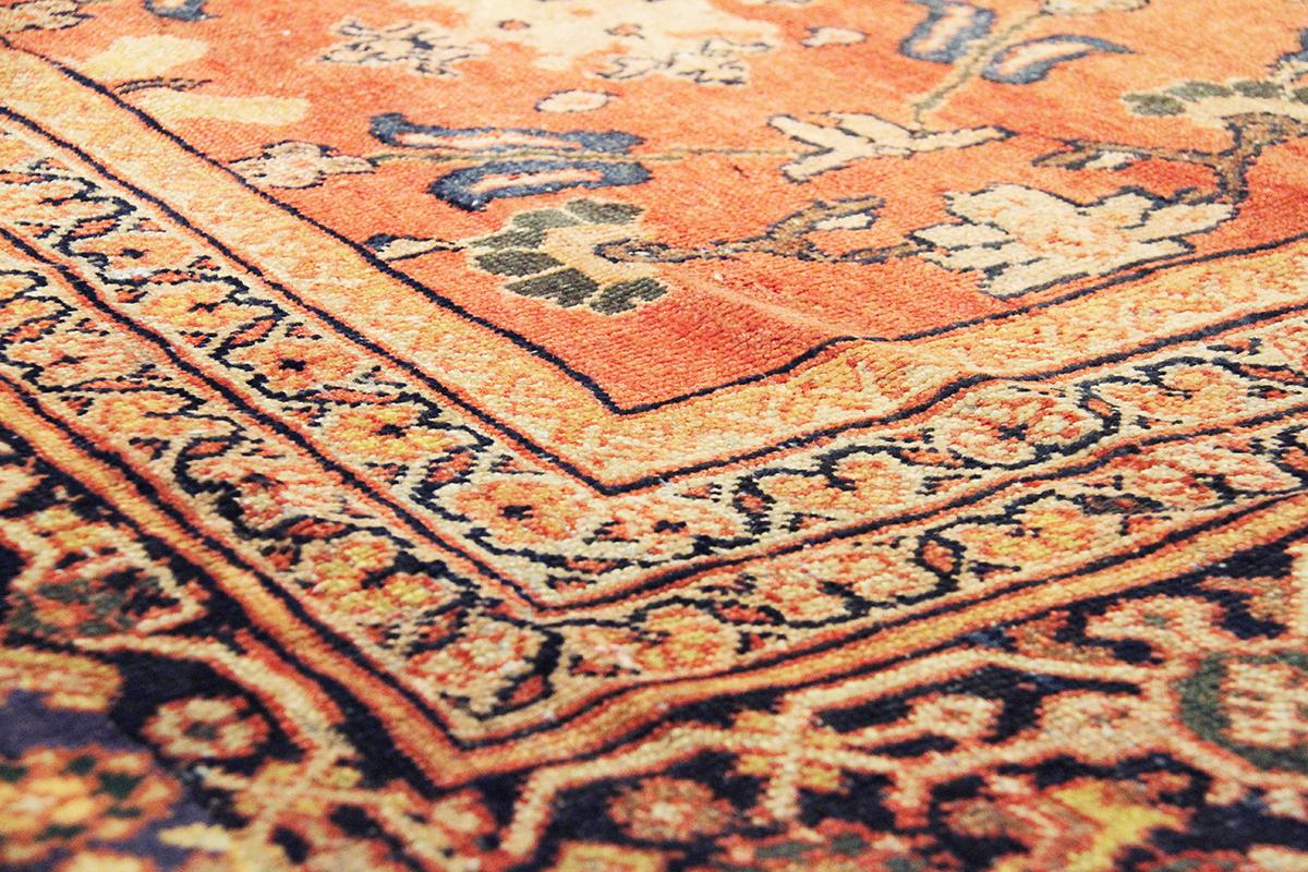 Antique Melody Collection Rust Lamb's Wool Area Rug In Excellent Condition For Sale In Port Washington, NY