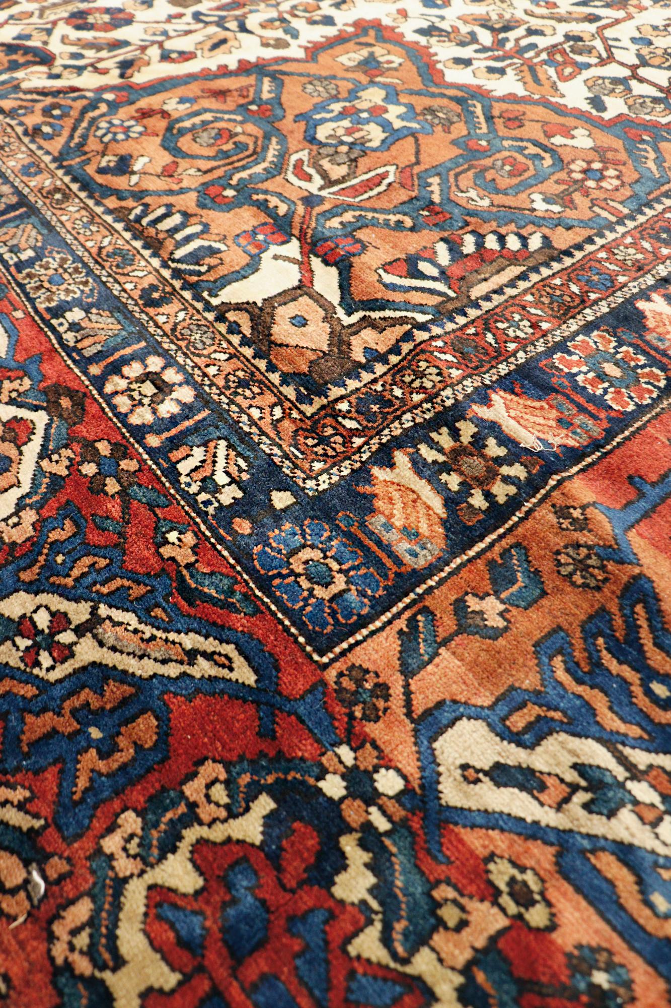 Breathtaking and quite rare Persian Bakhtiari rug, country of origin / rug type: Persian rug, circa date: 1910. Size: 14 ft 7 in x 20 ft 2 in