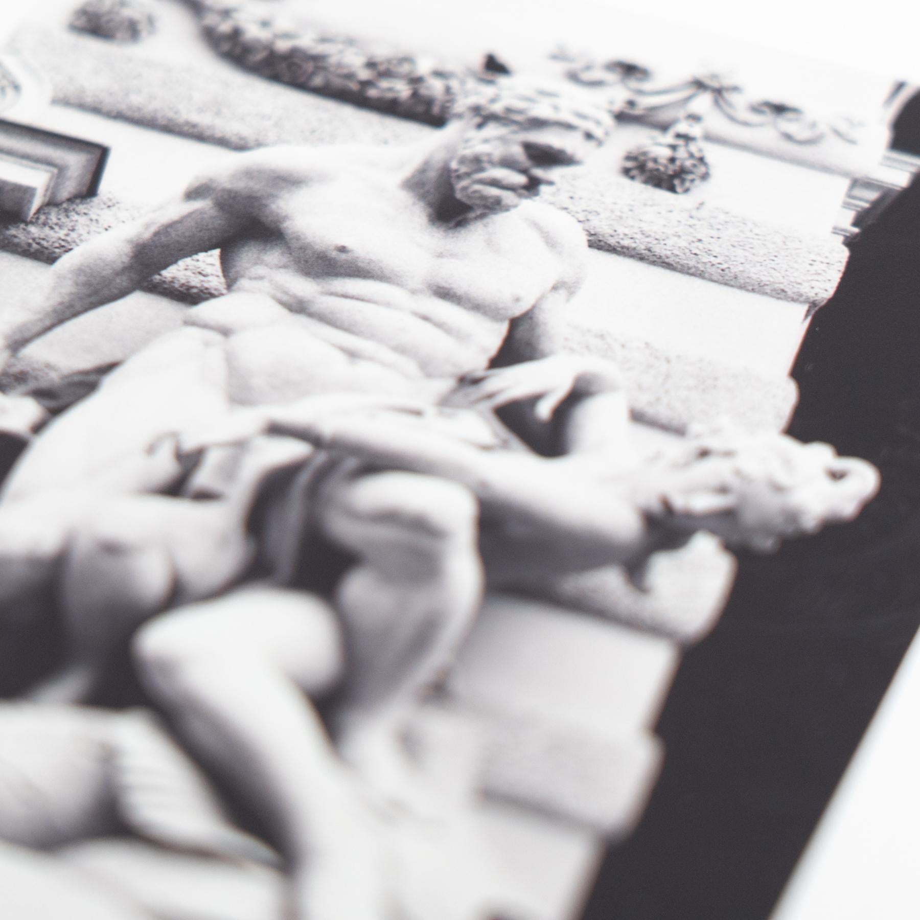 La rêverie Monochrome de Pascal et Vastian : Une trilogie d'Echo sculptés en vente 11