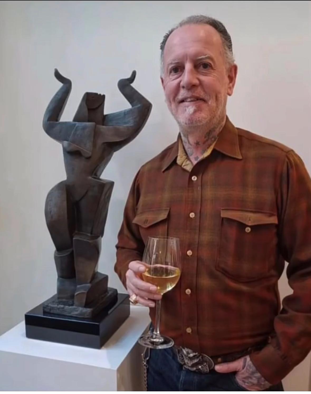 __________
Pascal Jarrion è nato a Perpignan, in Francia, nel 1961. È una regione nota per la sua cultura catalana e un'area che ha influenzato molti artisti prima di lui, tra cui Picasso, Van Gogh e Maillol.


Dopo aver frequentato la scuola di