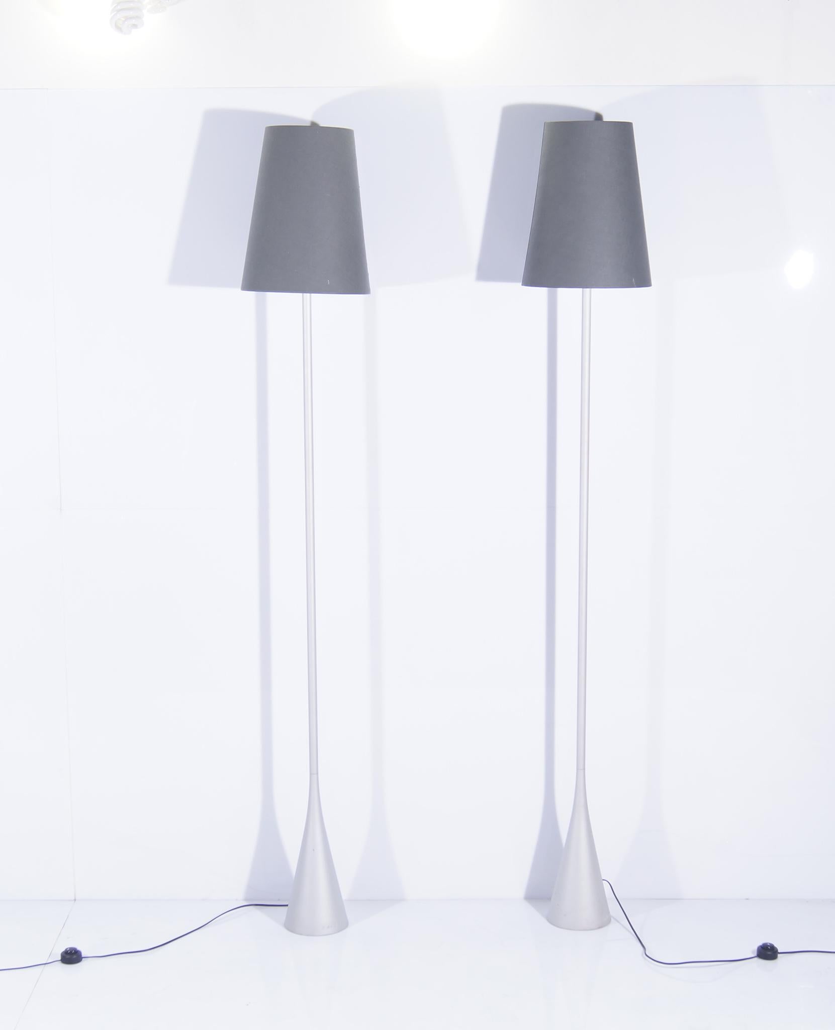 Pascal Mourgue for Ligne Roset - Floorlamps - set of 2
 

Minimalist design! Great design lamp Pascal Mourgue for your Stuga: The elegant lamp is of high quality and well preserved. They are made of metal and plastic and are perfect as an