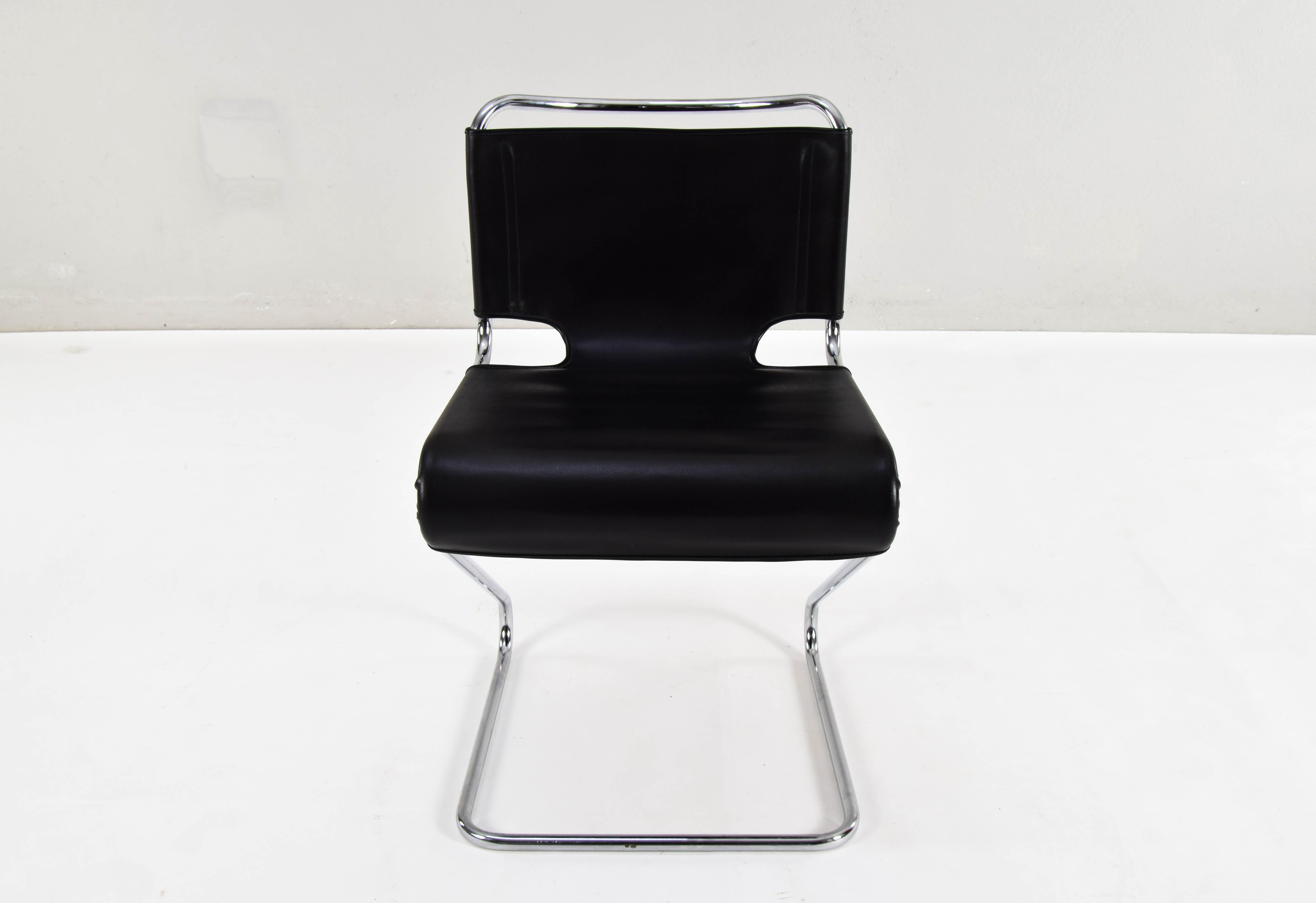 Pascal Mourgue set of Four Black Mid Century Modern Biscia Chairs France 70s For Sale 1