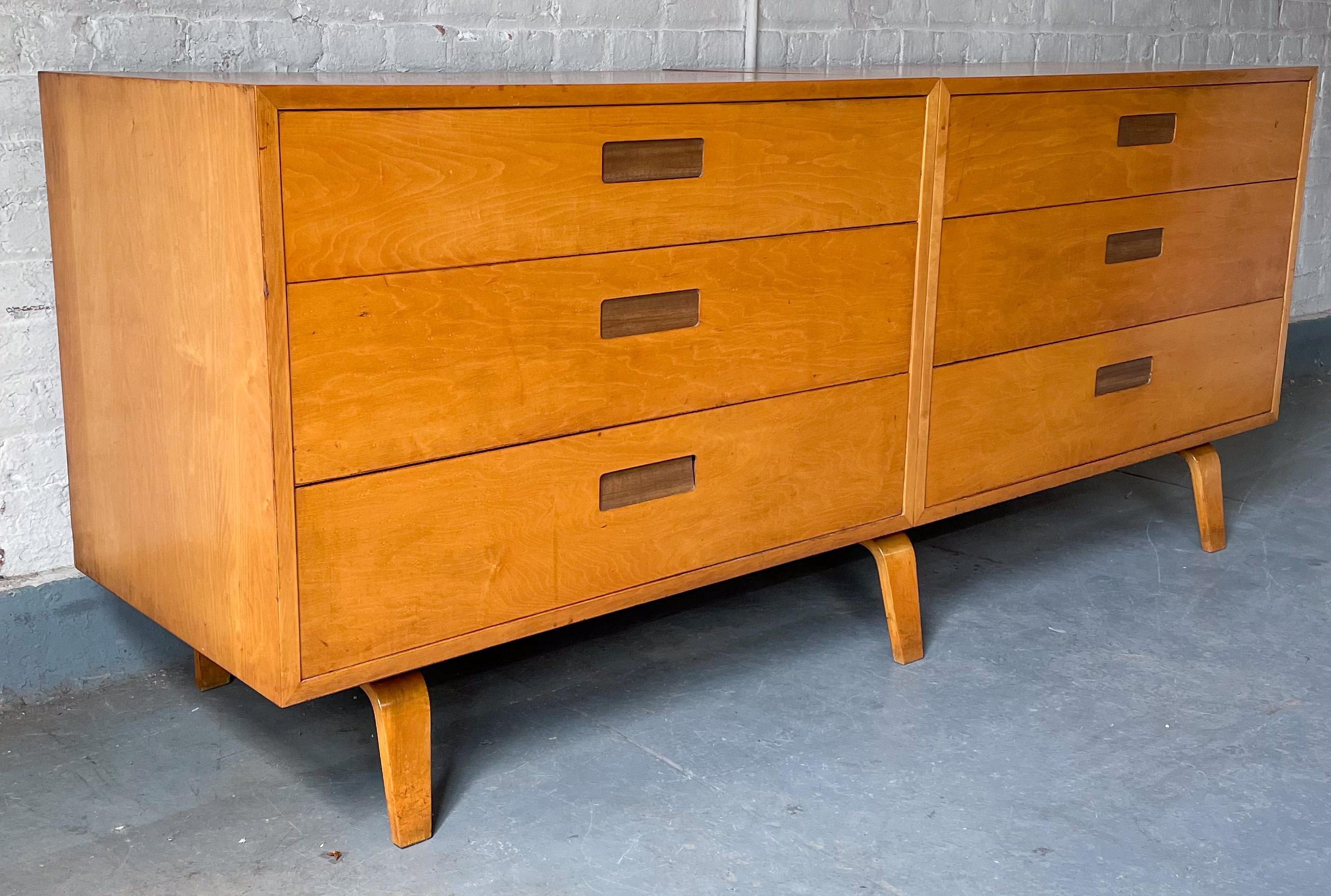 Pascoe Industries Double Chest of Drawers In Good Condition For Sale In New York, NY