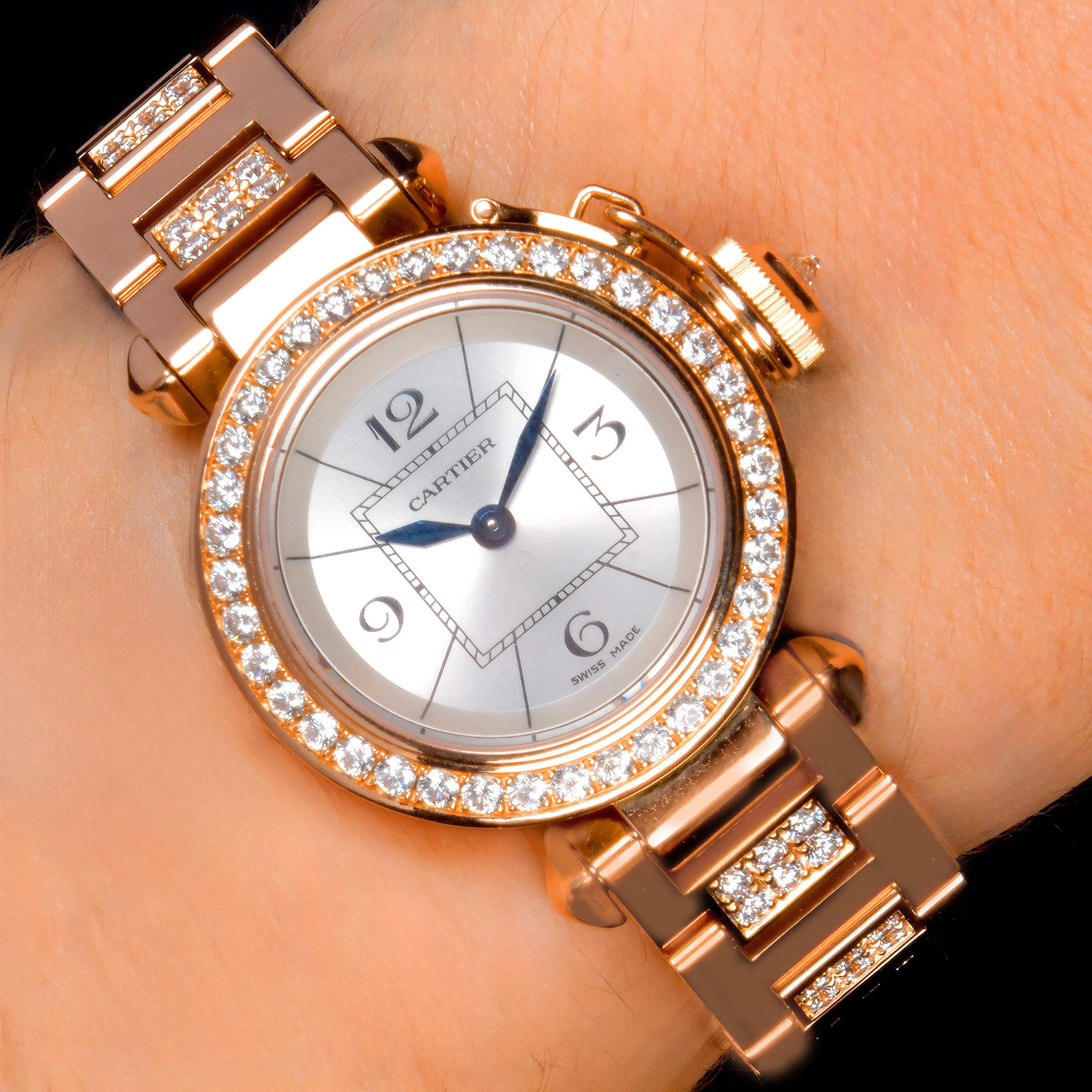 Orologio da donna Pasha De Cartier con lunetta e bracciale di diamanti in oro rosa 18 carati in vendita 4