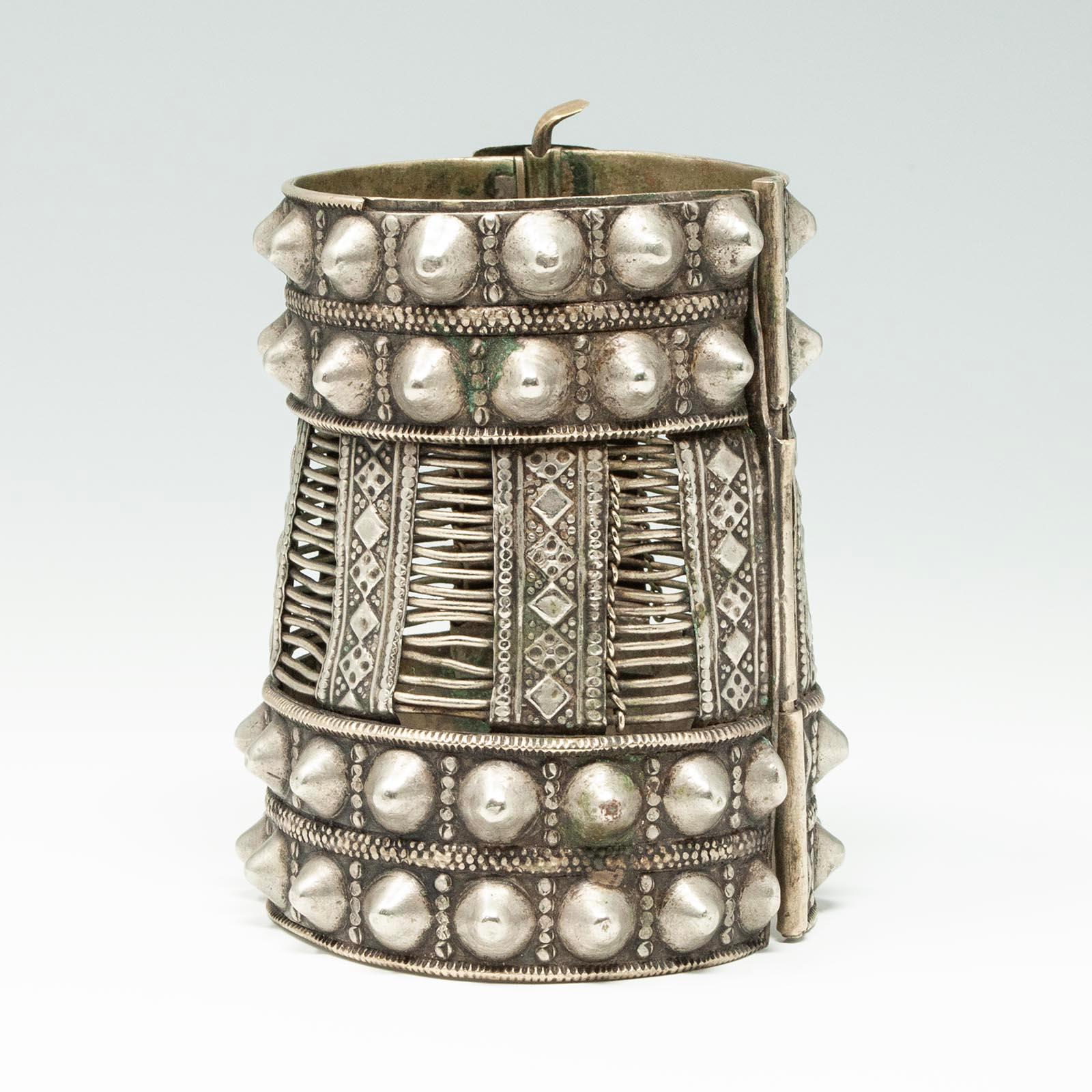 Bracciale a cerniera con spillo in argento Pashtun In condizioni buone in vendita a Point Richmond, CA
