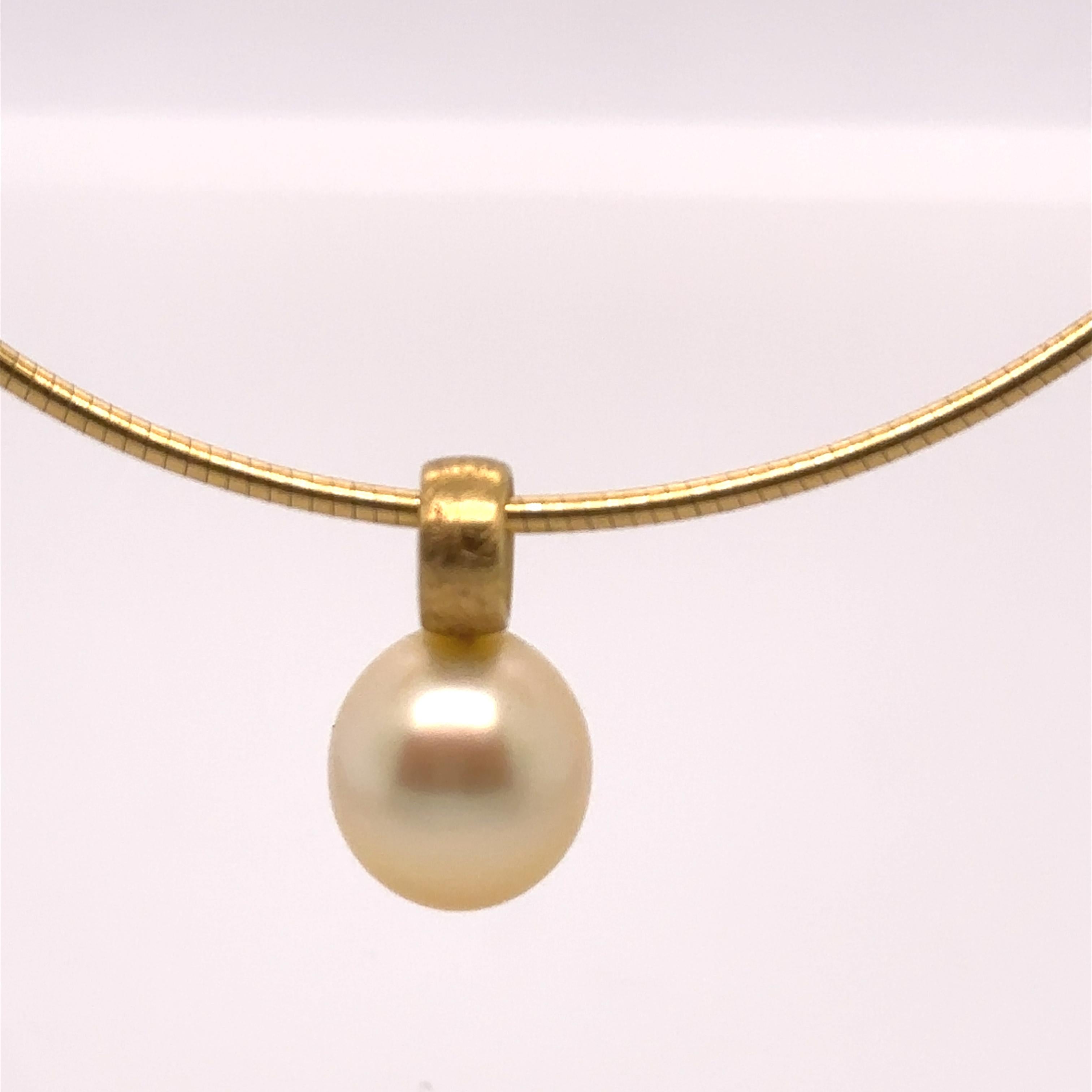 Round Cut Paspaley 18ct Yellow Gold South Sea Pearl Necklace 13.1g For Sale