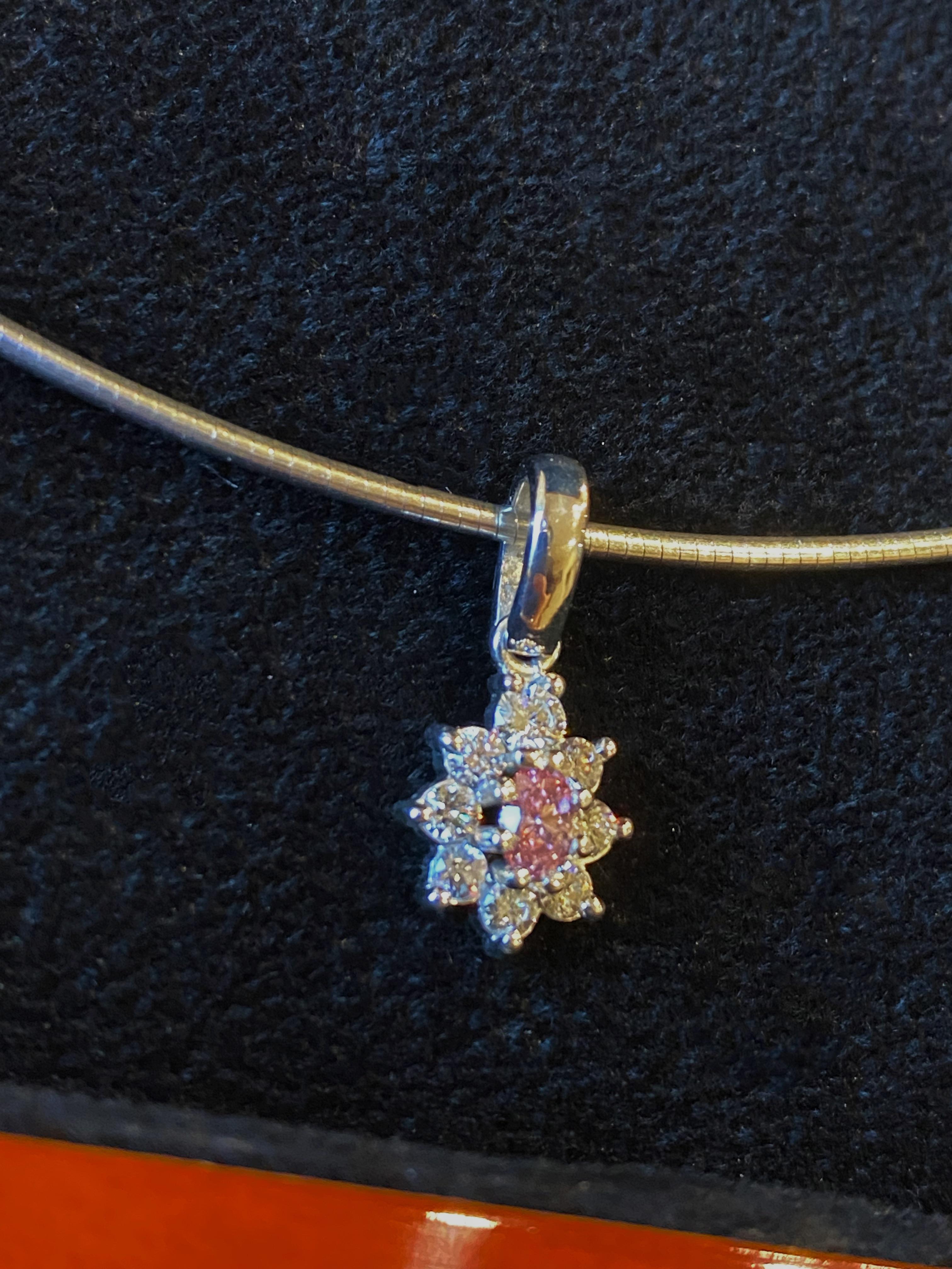Donna Collana Paspaley Diamond 18K con diamante naturale ovale Pink Diamond (3P) 0,20ct GSL in vendita
