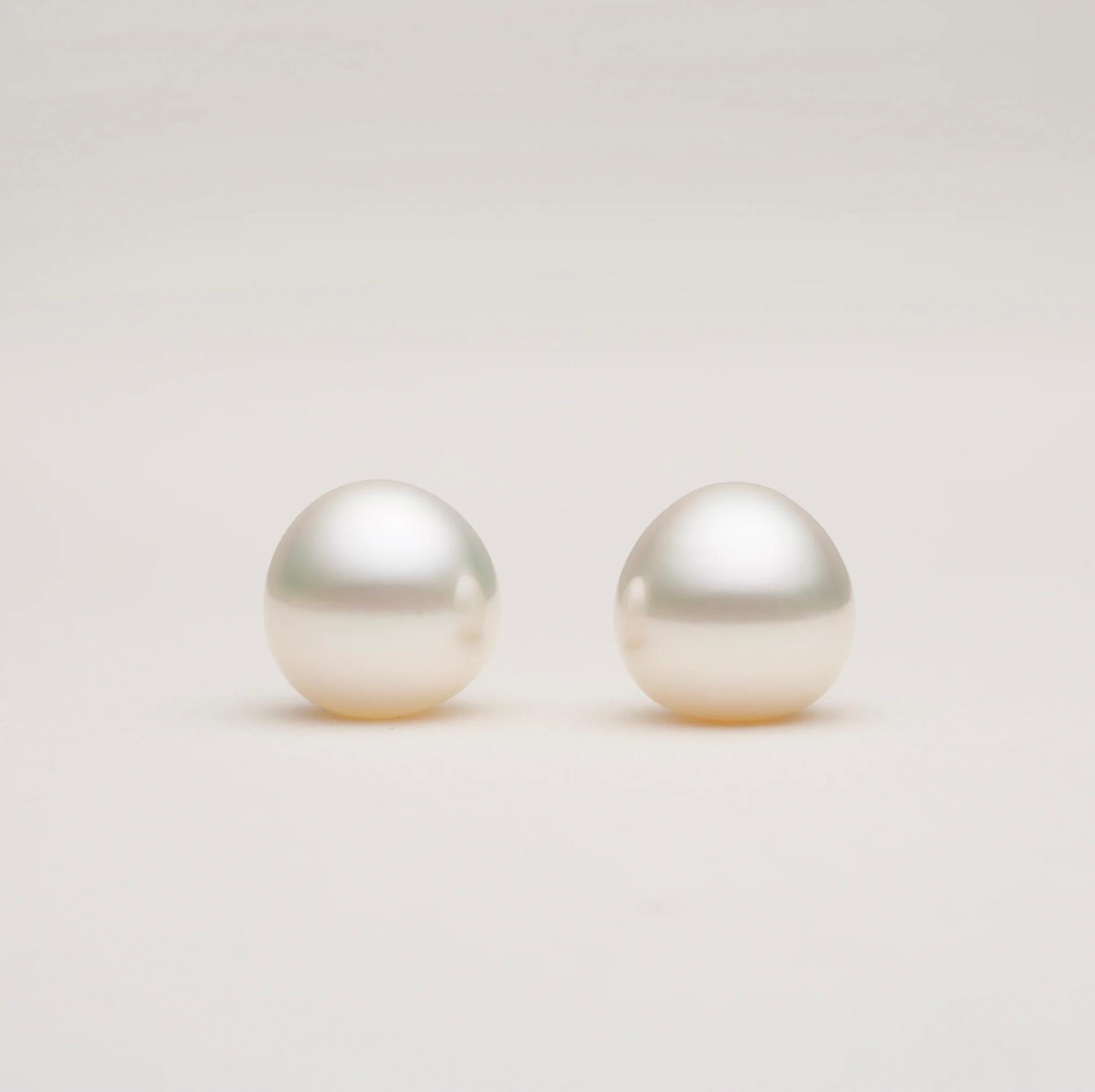 Contemporary Paspaley Triangle Pair South Sea Pearl from Australia