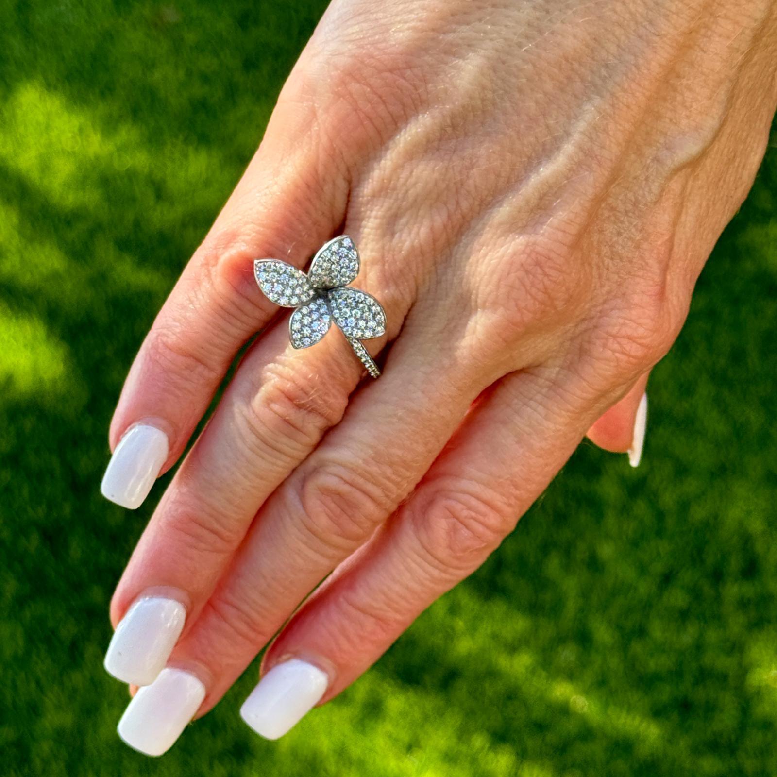 Modern Pasquale Bruni 18 Karat White Gold Diamond Petit Garden Ring Size 6.5