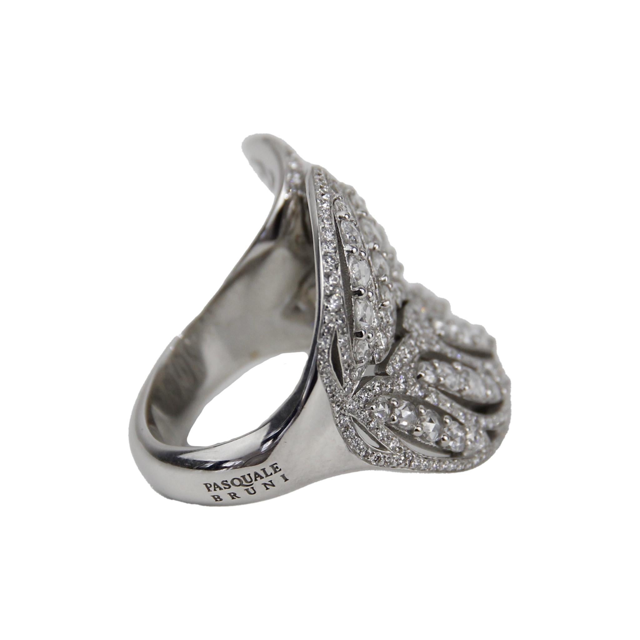 Pasquale Bruni Leaf Ring
18Kt White Gold
Diamond: 3.48ctw
Size: 6.50