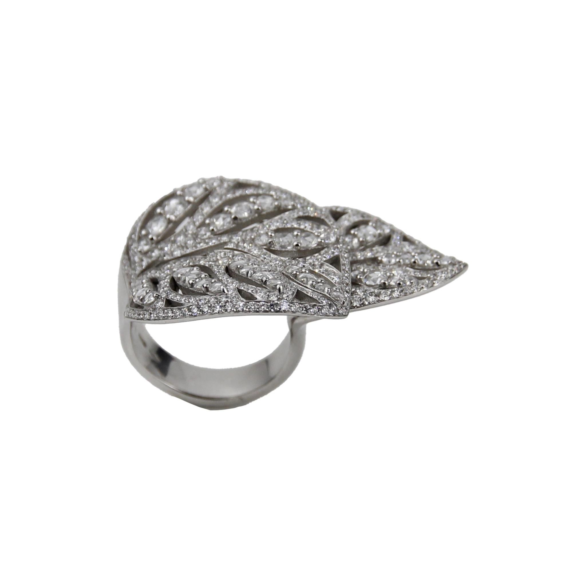 Modern Pasquale Bruni 18k White Gold 3.48ctw Diamond Leaf Ring