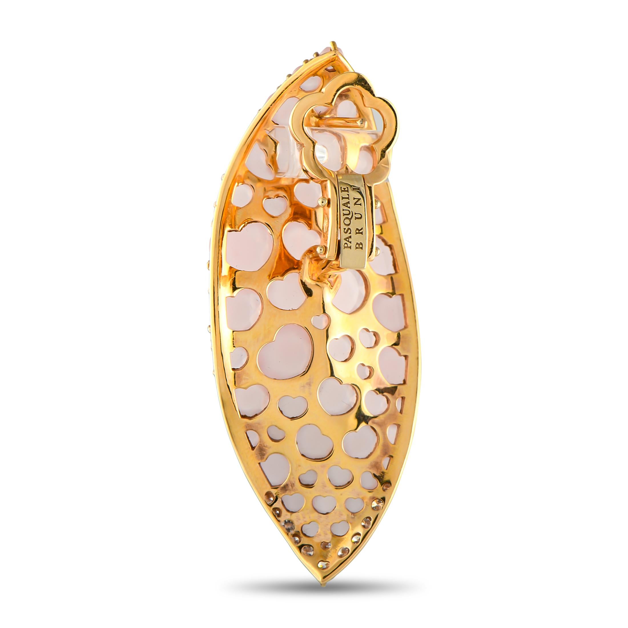 Despite their simplicity, these Pasquale Bruni earrings are simply unforgettable. A curved 18K Yellow Gold setting makes them ideal for anyone with a minimalist aesthetic. Covered in captivating Pink Quartz gemstones, sparkling Diamond accents