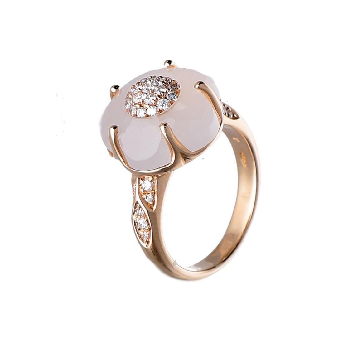 This Pasquale Bruni Bon Ton diamond ring is set in 18k pink gold. The Pasquale Bruni iconic flower consists of a five-petal domed faceted milky quartz of 16.46ct in a scalloped setting with pierced back. Centre has a domed setting with pave set