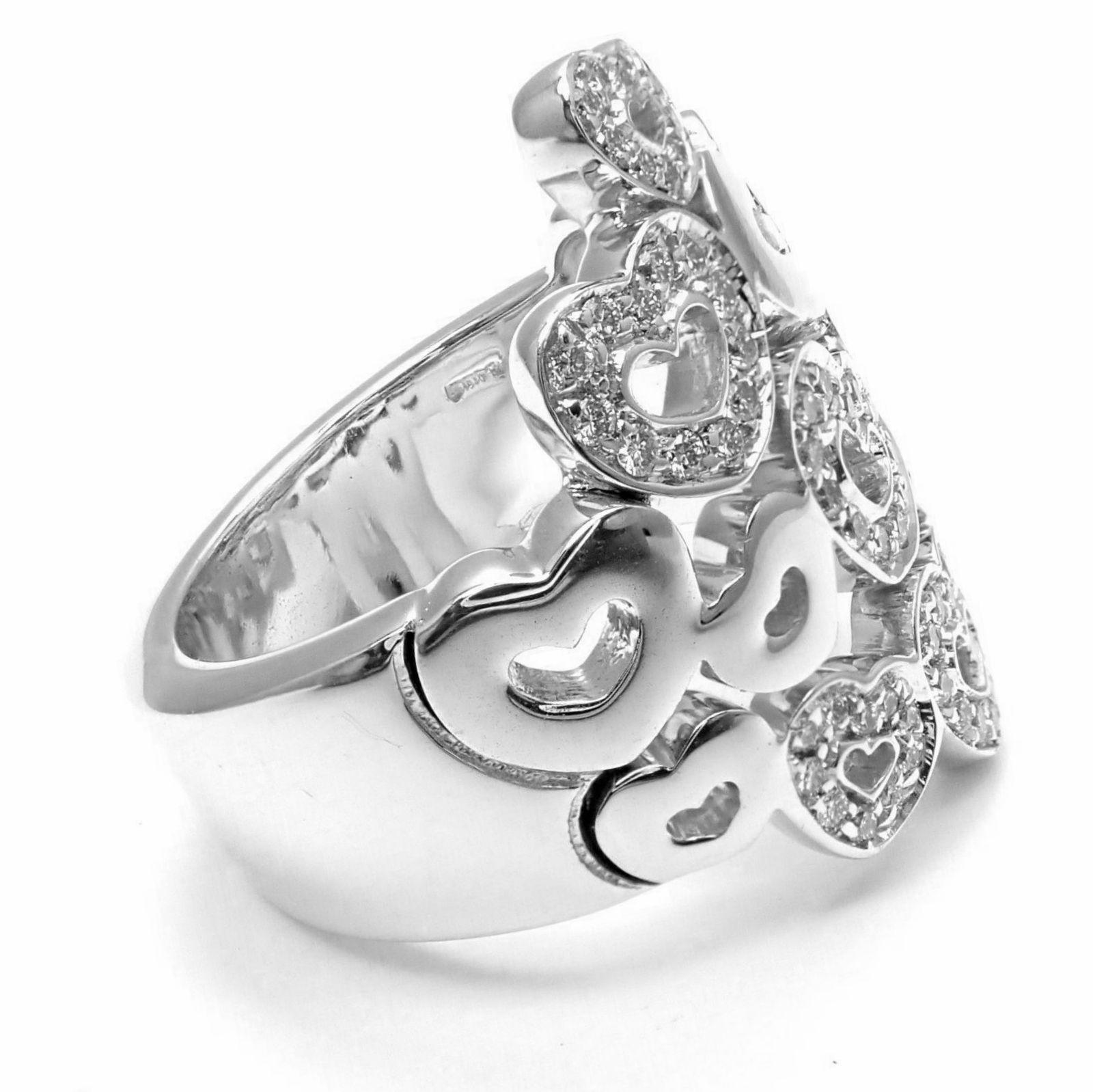 18k Weißgold Diamant Herz Ring von Pasquale Bruni.  
Mit runden Diamanten im Brillantschliff, Reinheit VS1, Farbe G, Gesamtgewicht  ca. .37ct  
Dieser Ring wird mit Box, Zertifikat und Anhänger geliefert.  
Einzelheiten: 
Größe: 7 
Breite: 23 mm