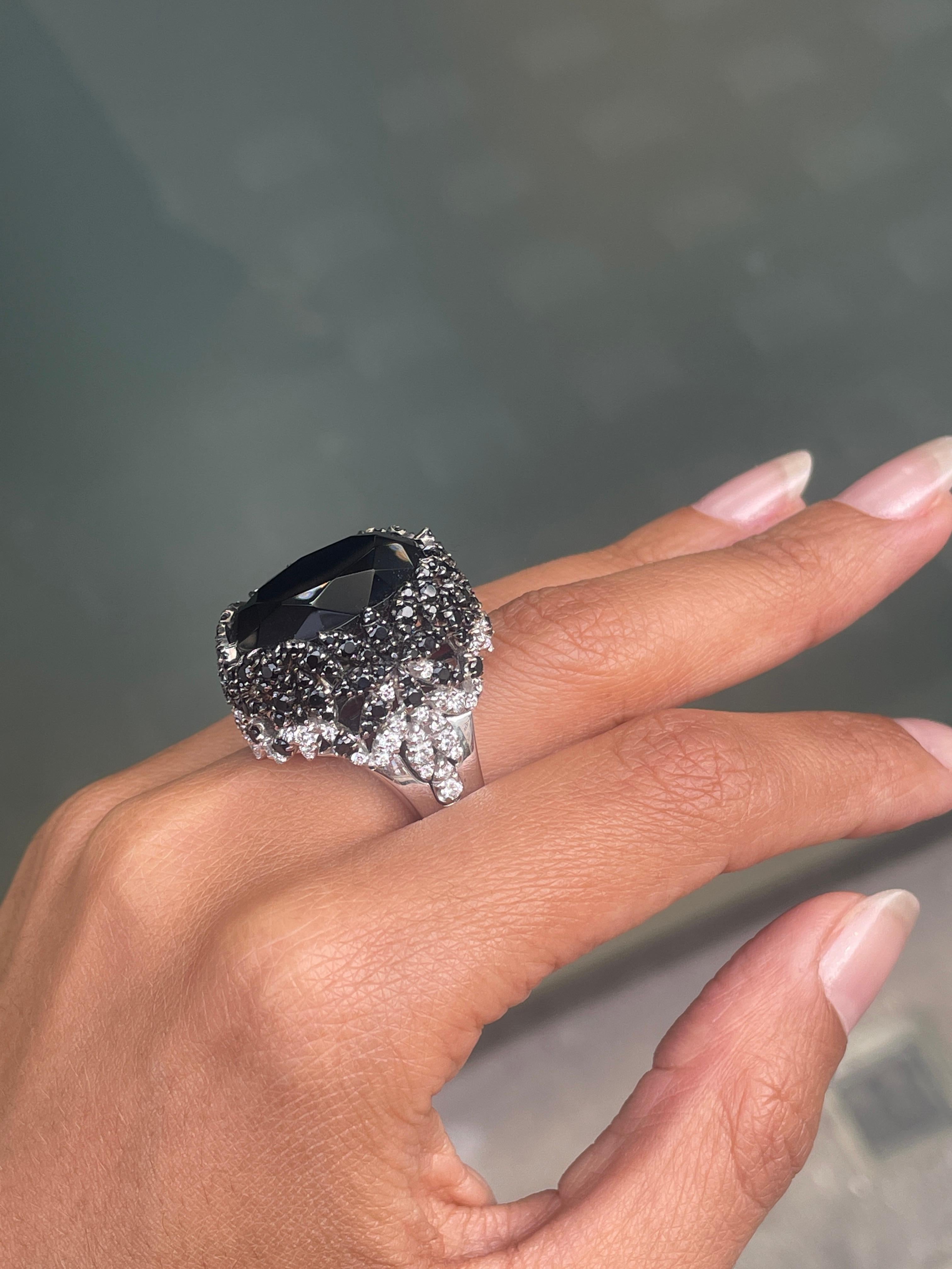 Pasquale Bruni 'Ghirlanda' Onyx, Black Spinel and Diamond 18K White Gold Ring For Sale 3
