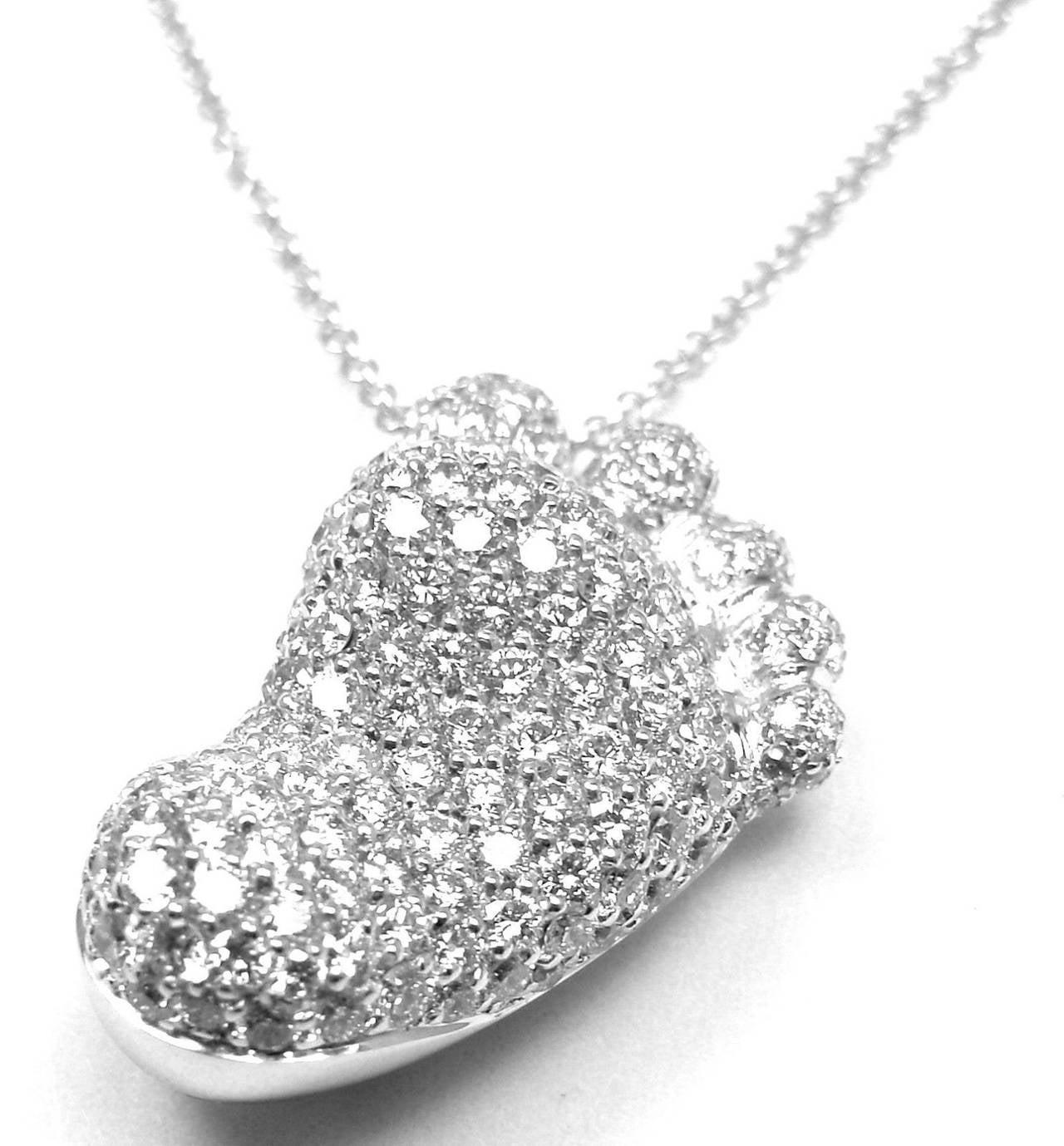 Brilliant Cut Pasquale Bruni ORME Footsteps Diamond Foot White Gold Pendant Necklace For Sale