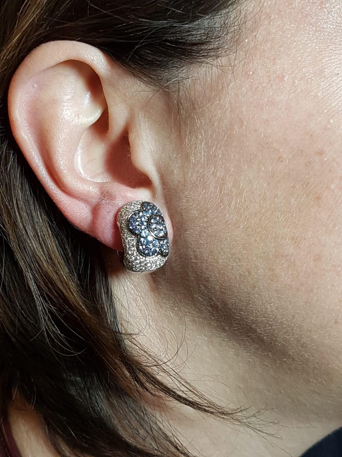 This one of a kind pair of earrings by Pasquale Bruni designed with sapphires and diamonds of the finest quality is a perfect celebration of elegance and style. Handcrafted and Made in Italy. 

White Gold 19,53gr
Sapphire 3,14ct
Diamond 1,70ct

