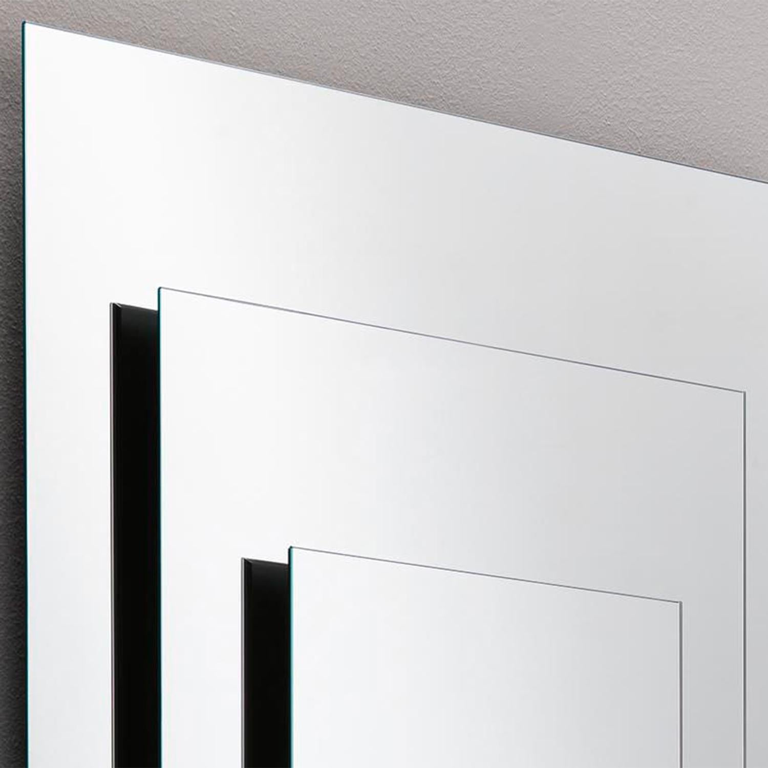 Noirci Pass Glass Mirror en vente