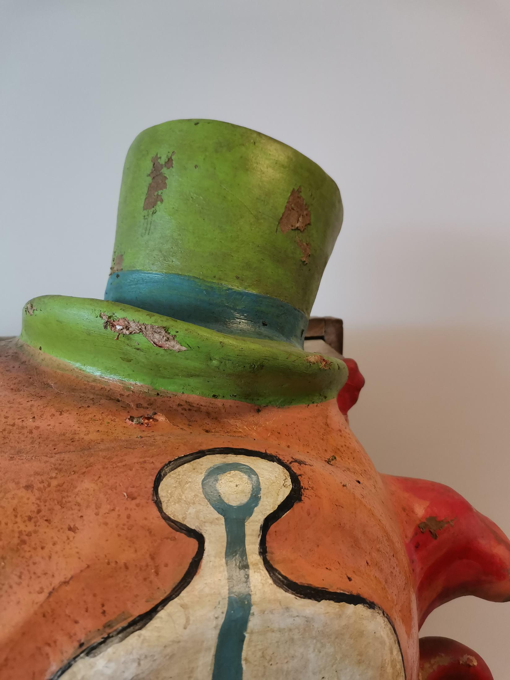 20ième siècle Ball de Pass ou de Bœuf Représentant un Jeu de Clowns Français en vente
