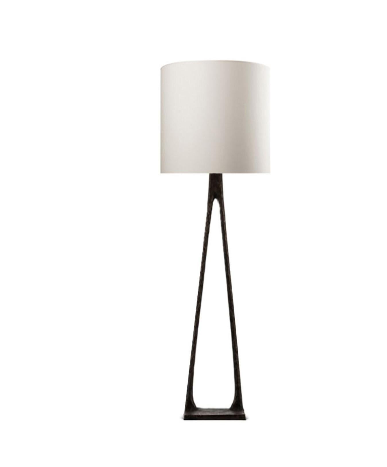 Passage floor lamp by LK Edition
Dimensions: 60 x 60 x 1.90 cm
Materials: Black Patineted Bronze, Paper Shade

It is with the sense of detail and requirement, this research of the exception by the selection of noble materials and his culture of