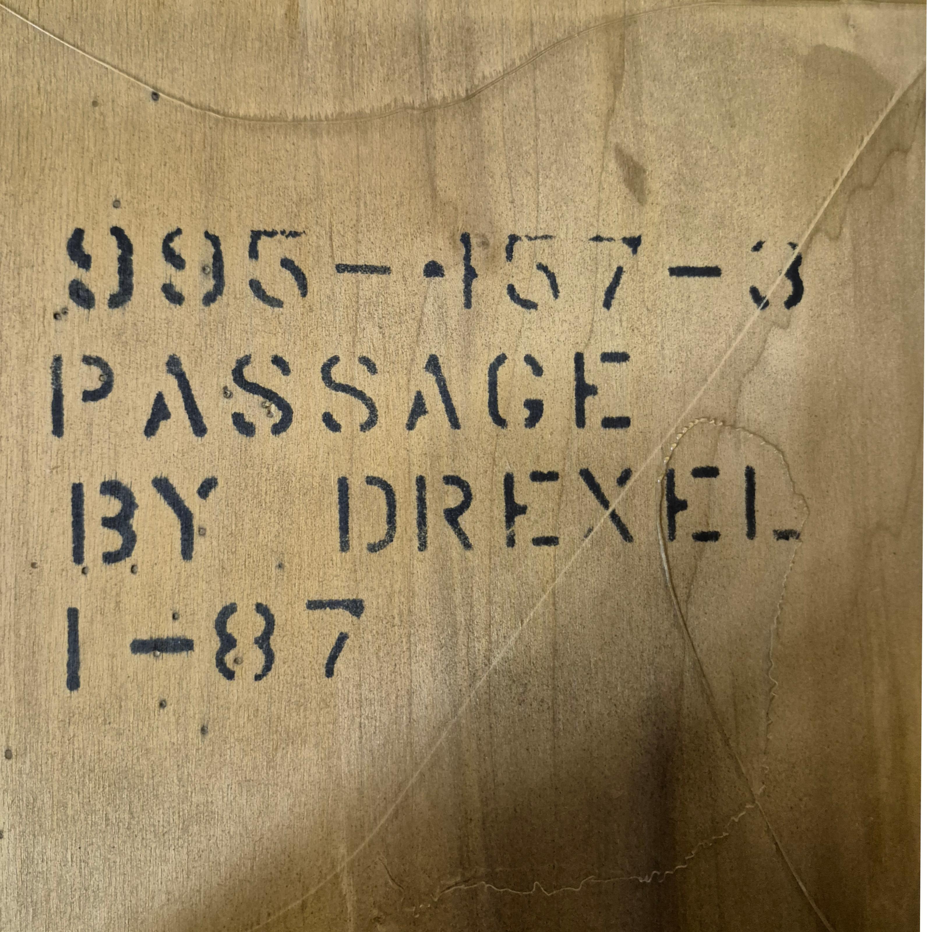Passage-Beistelltisch im Kampagnenstil der Passage-Serie von Drexel, USA 1980er Jahre im Angebot 4