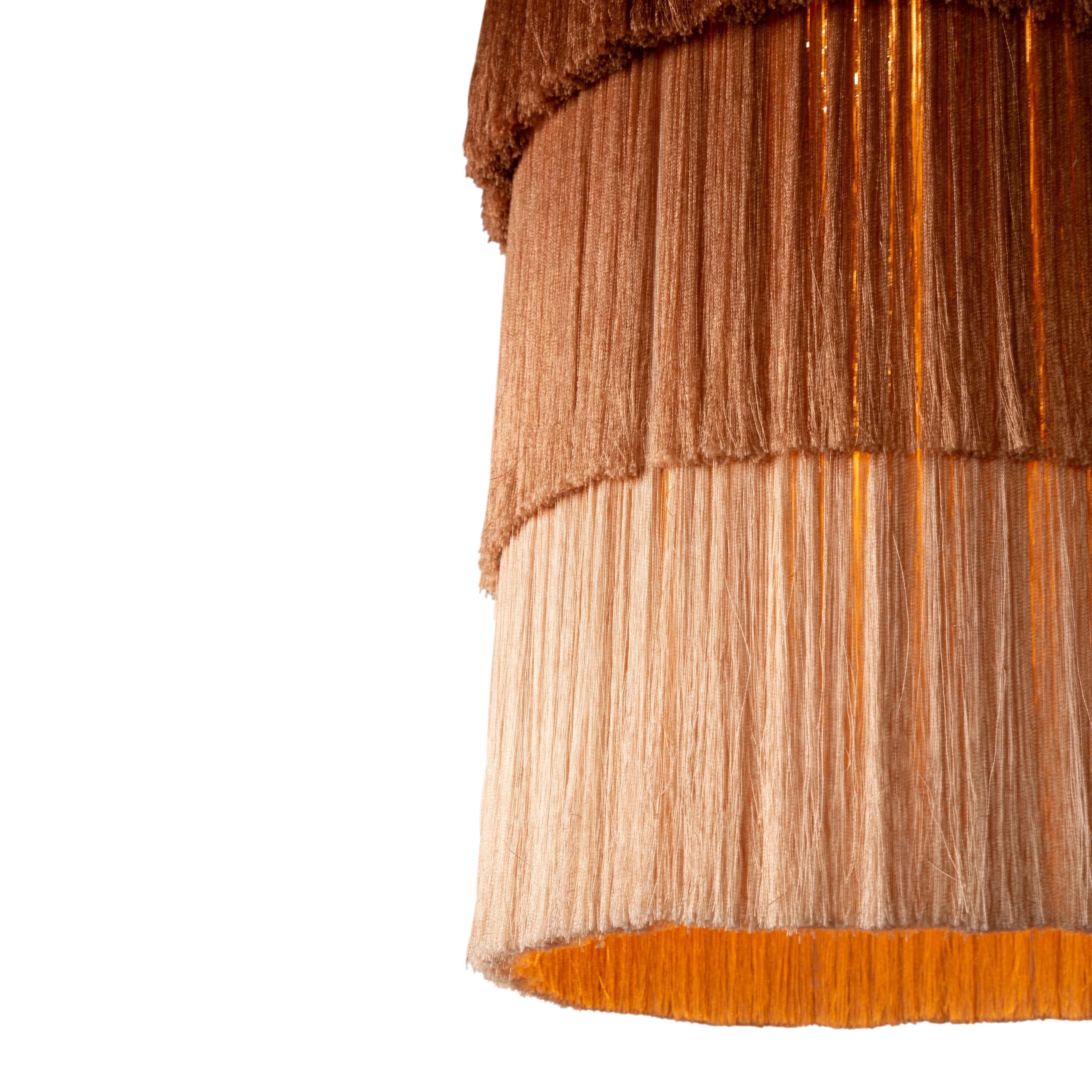 Altro Passementerie artigianale con frange e nappe a sospensione - Grande in vendita