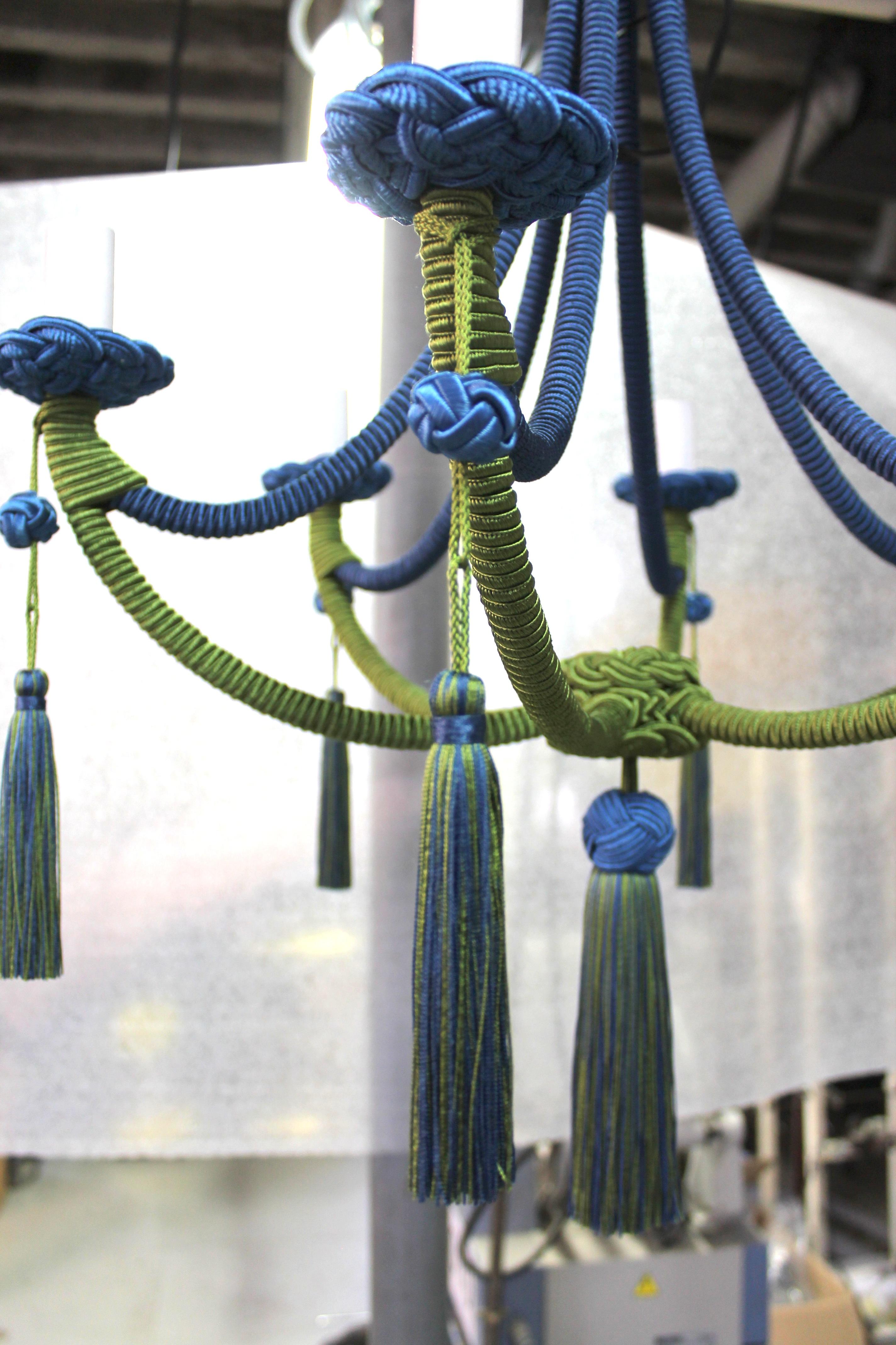 XXI secolo e contemporaneo Lampadario avvolto Passementerie, corde di seta in vendita