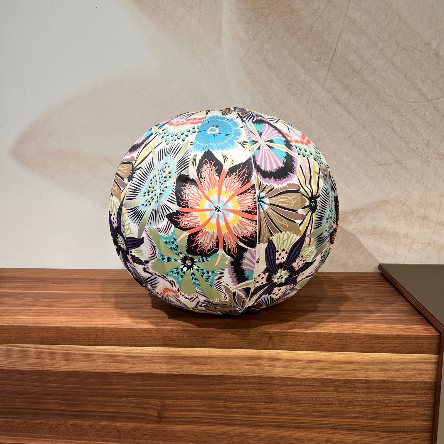 Bubble lamp in Missoni Home in Passiflora pattern. Removable zip fabric cover. Power coated steel rod structure. Black wire and canopy. 

Dimensions 
23.6 