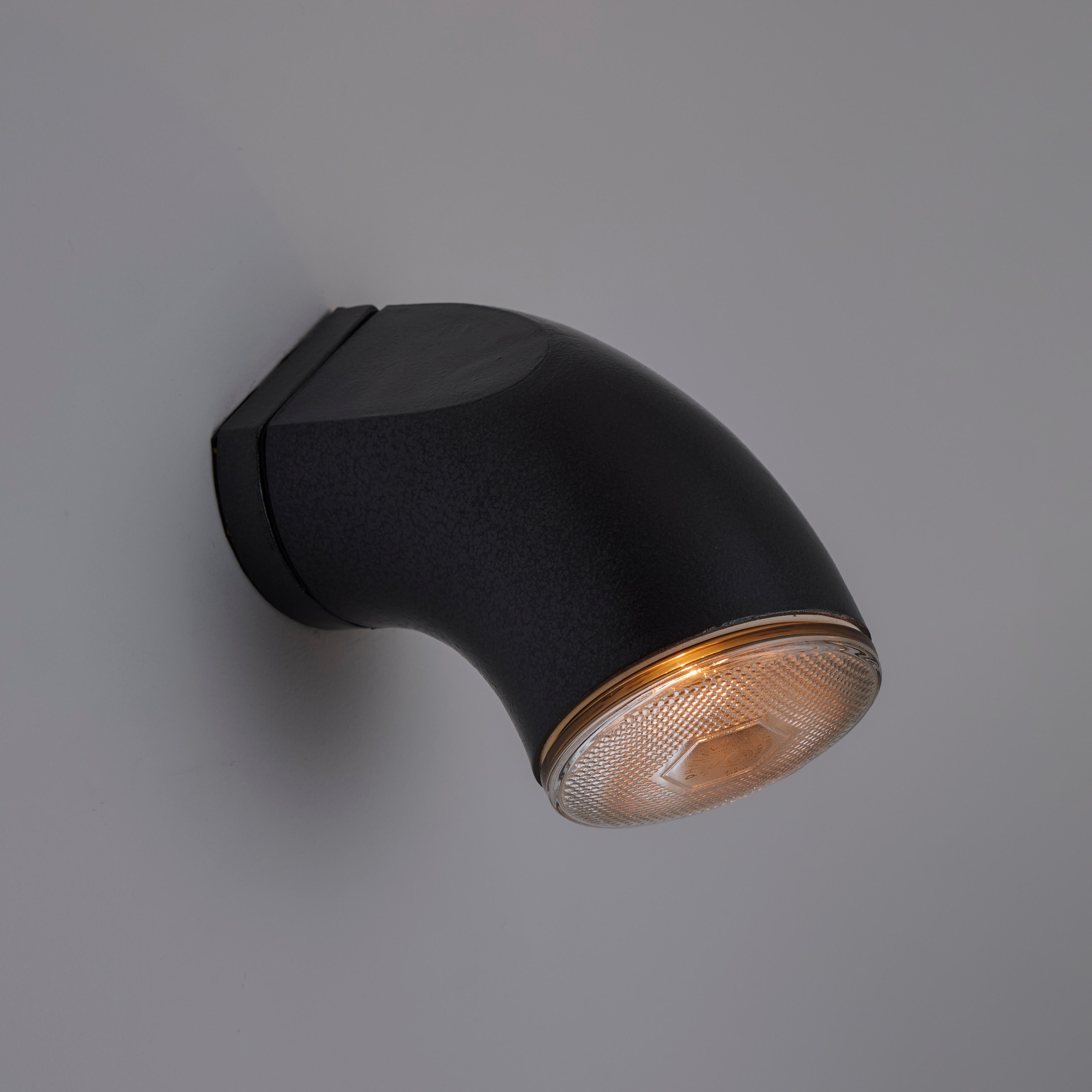 Martellato Lampada da parete per esterni 'Passo' di Artemide in vendita