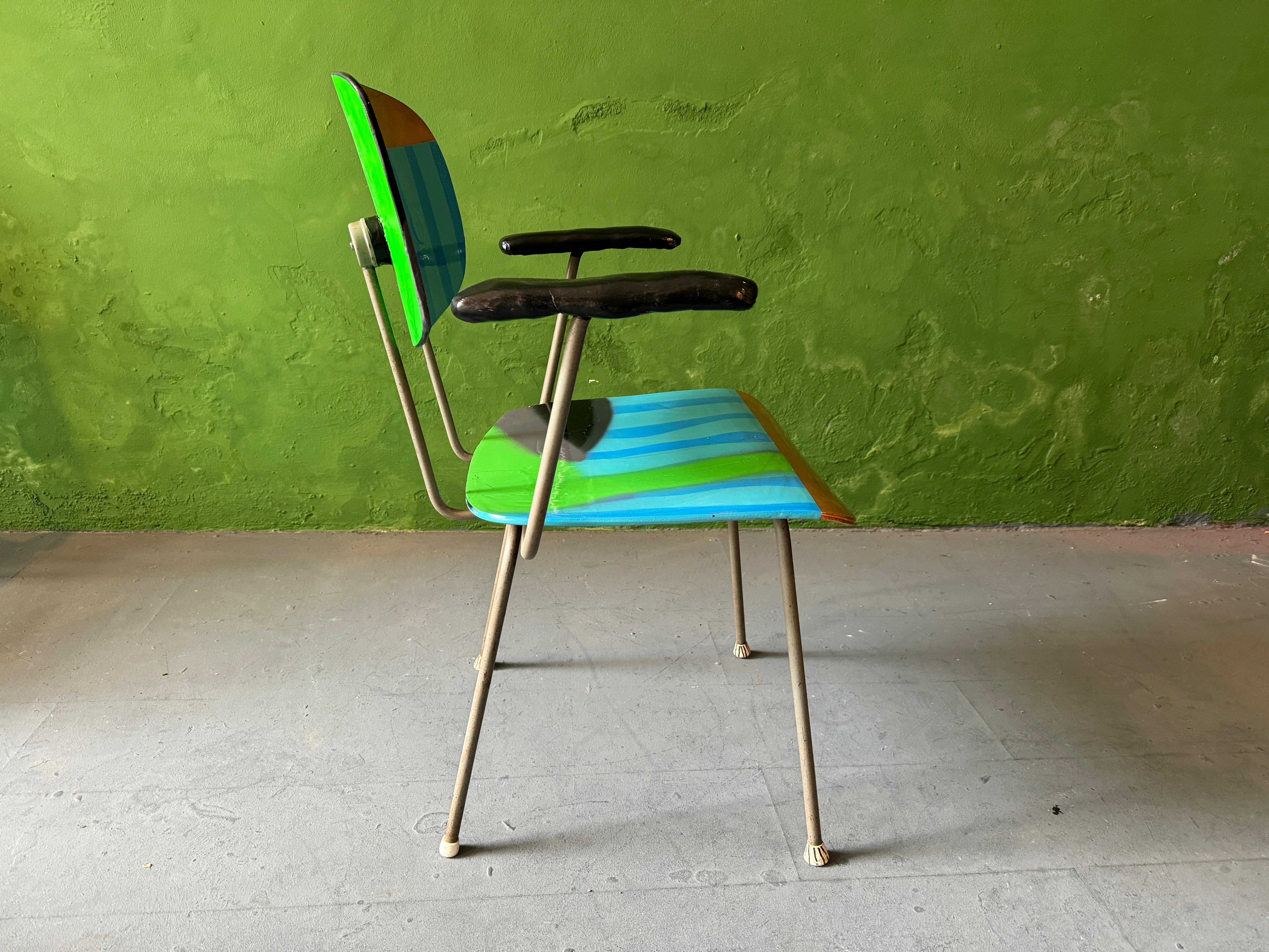 Past Forges Future Wim Rietveld Sessel von Markus Friedrich Staab (Holz) im Angebot