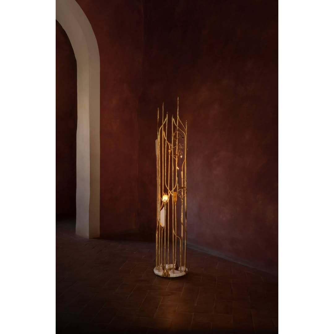 Lampadaire contemporain en laiton doré et marbre inspiré des Médicis par Morghen Studio en vente 11