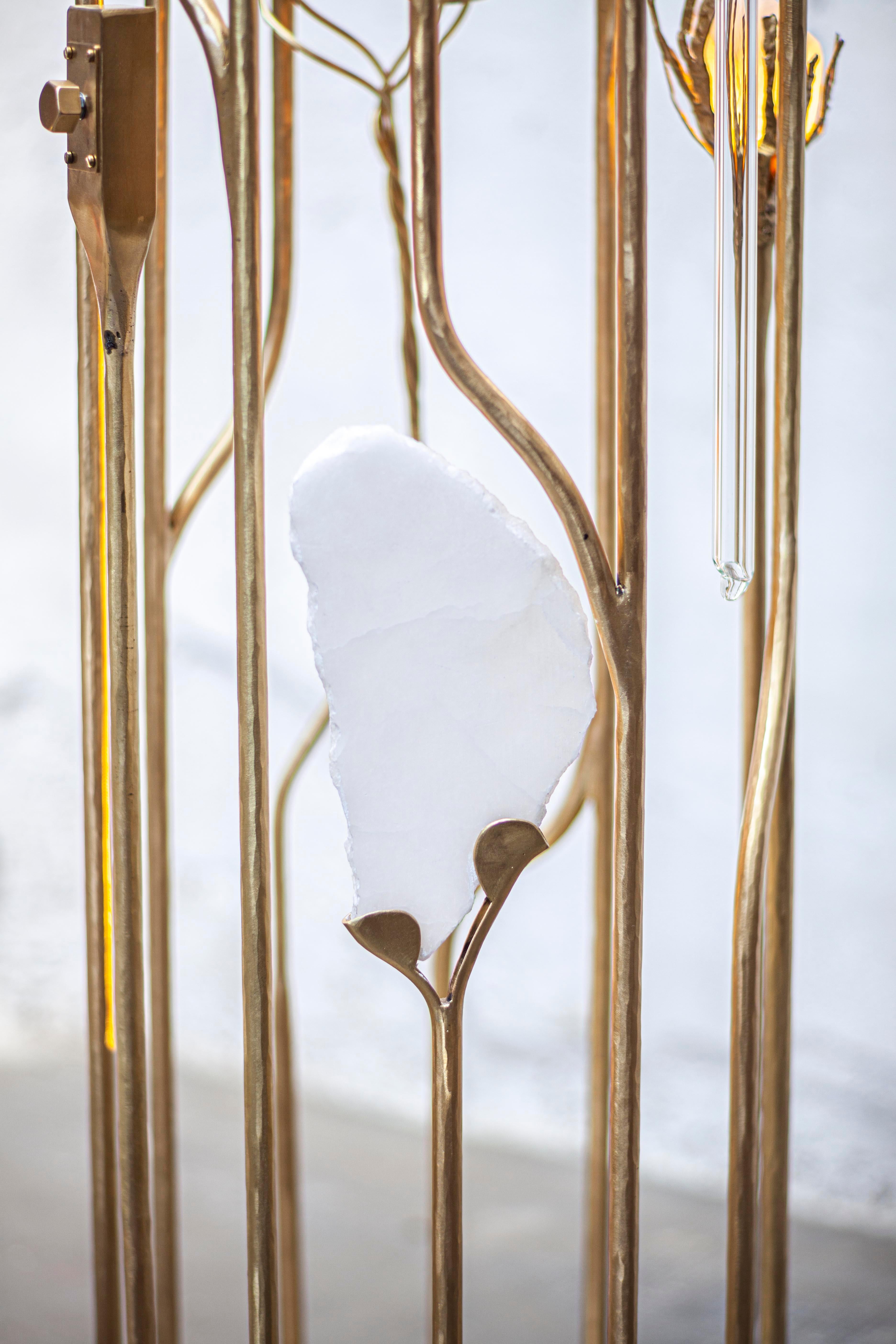 Lampadaire contemporain en laiton doré et marbre inspiré des Médicis par Morghen Studio en vente 2