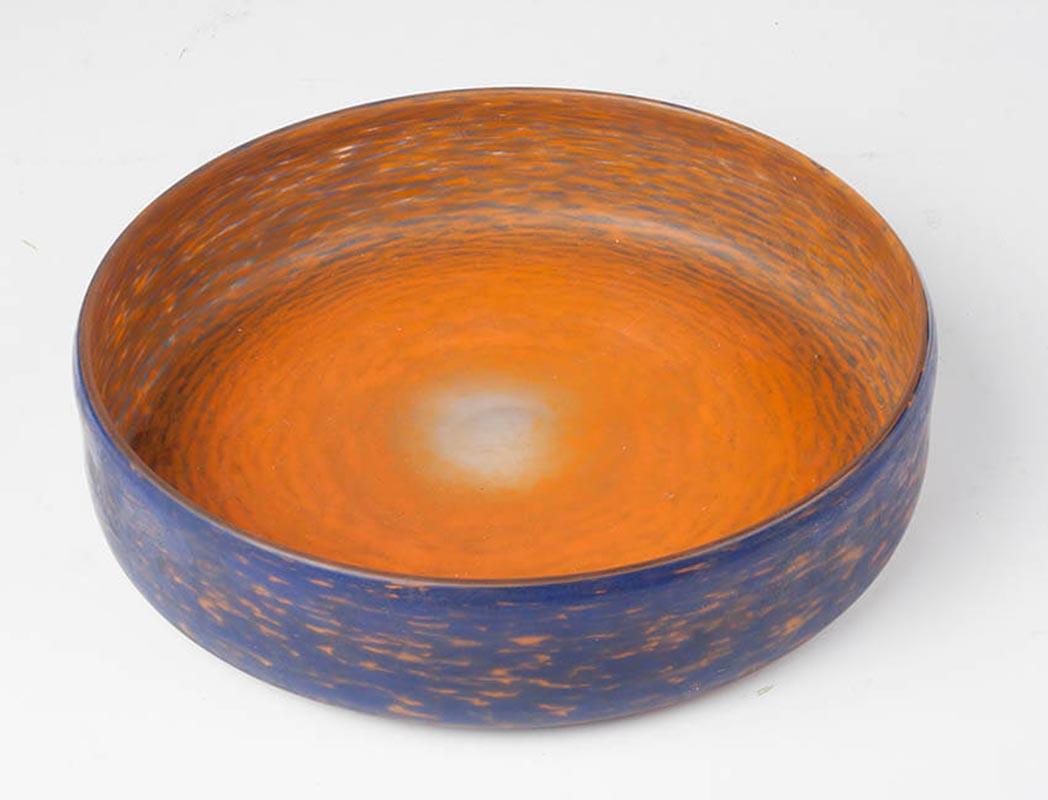 Français Bol rond en verre pâteté de Delatte Nancy, France, 1930