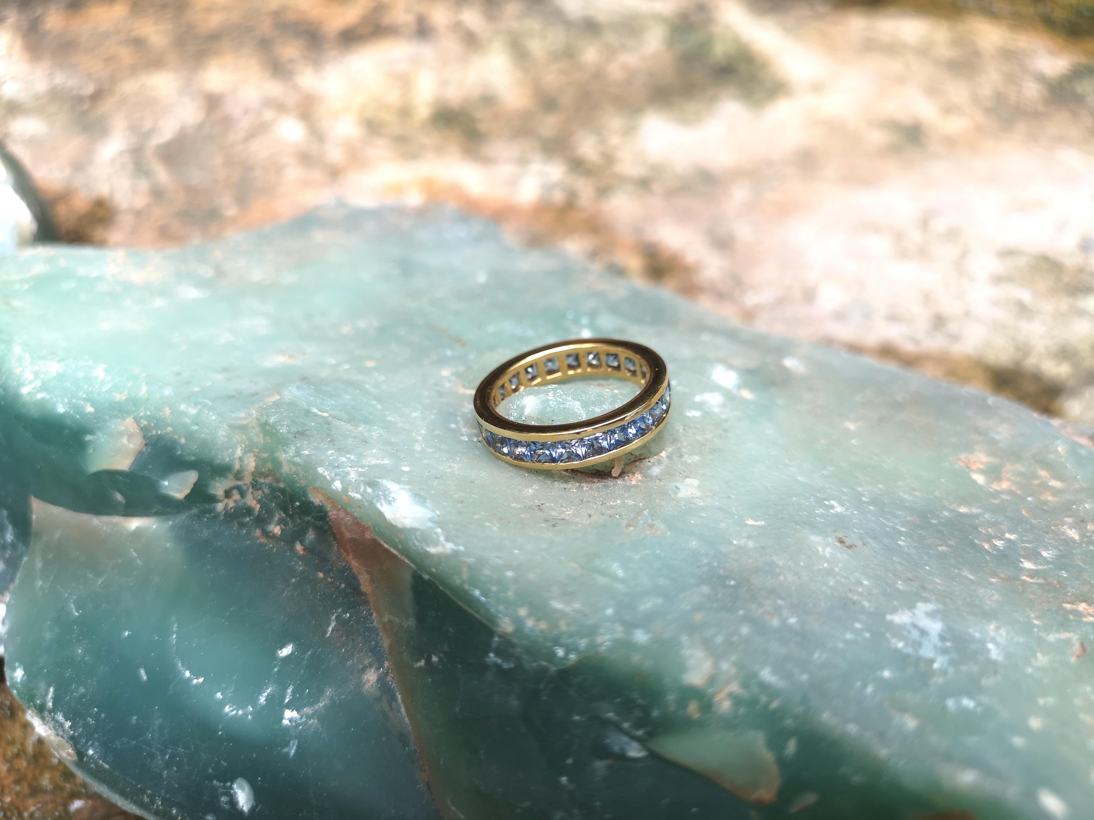 Pastel Blue Sapphire Eternity Ring Set in 18 Karat Gold Settings In New Condition For Sale In Bangkok, TH