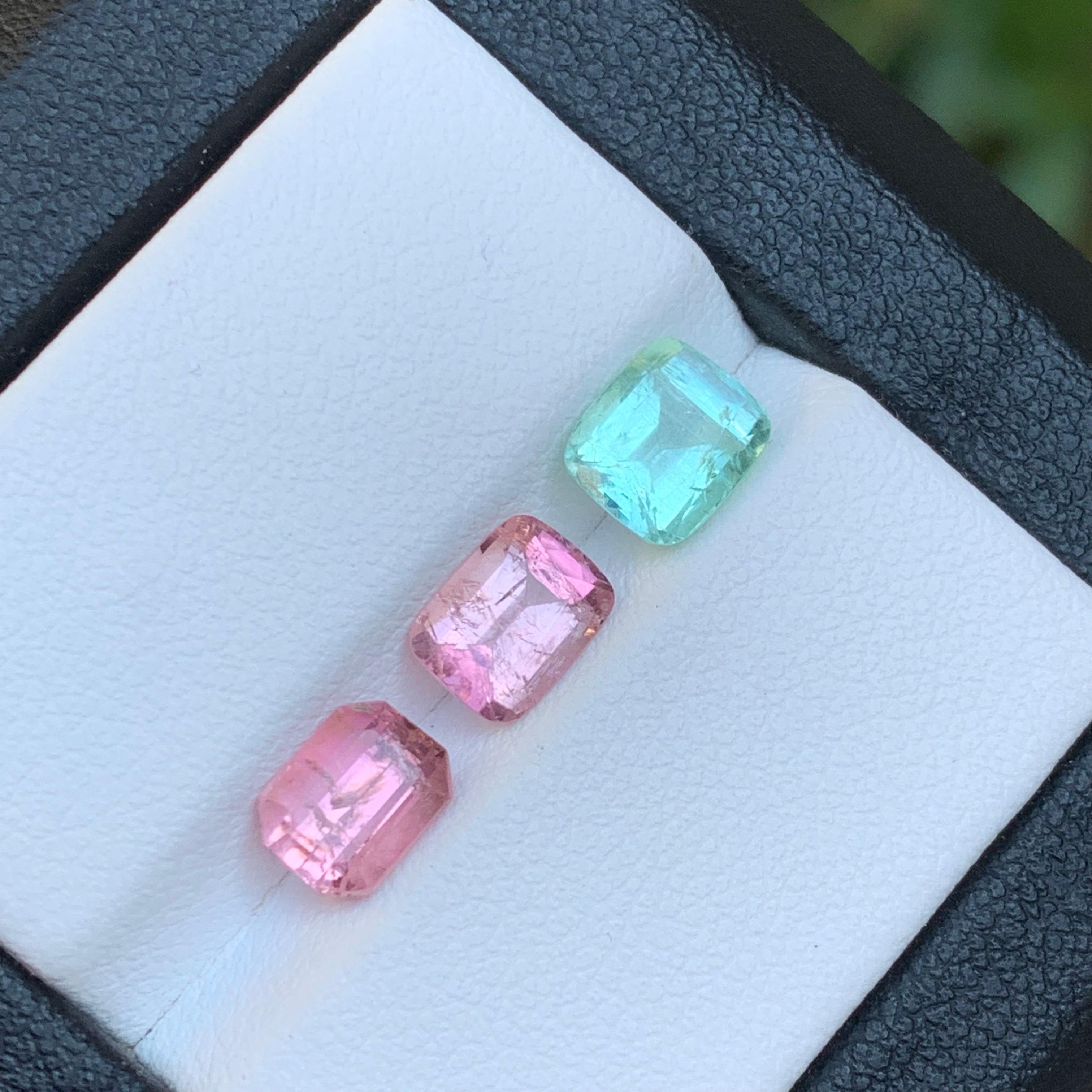 Gemas sueltas de turmalina natural verde y rosa pastel Lote 3,65 ct talla cojín Contemporáneo en venta