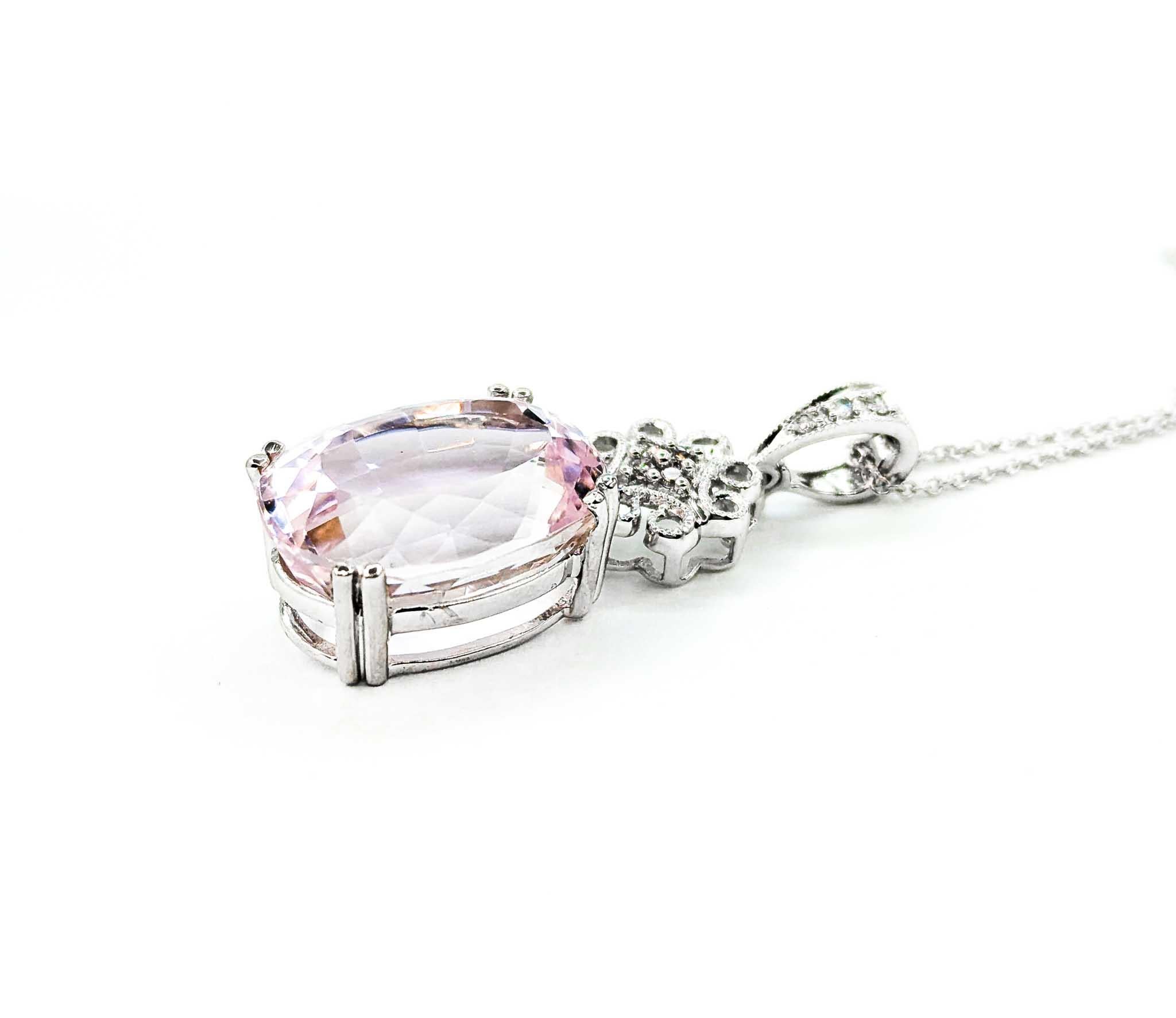 Pastel Lavender Morganite & Diamond Pendant Necklace in White Gold For Sale 1