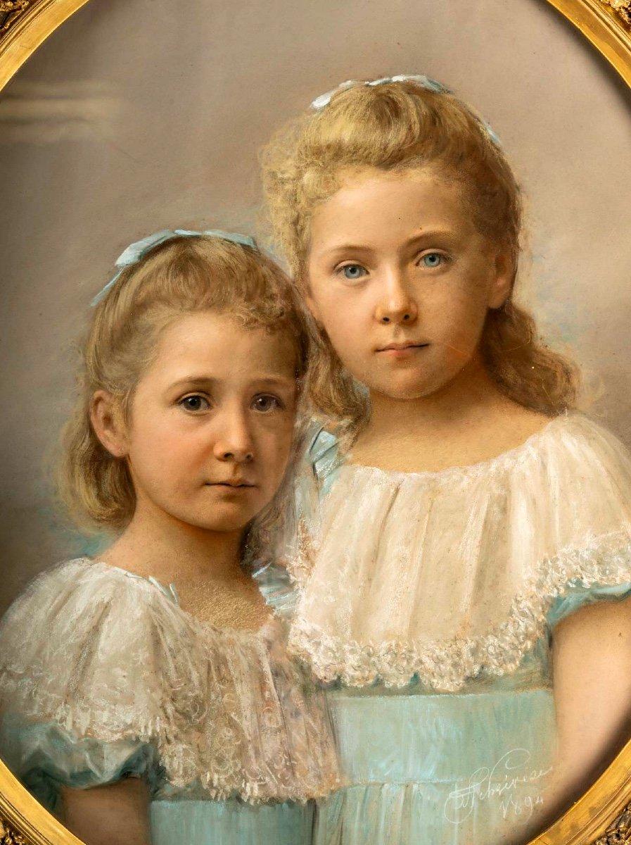 Pastel on Canvas, Gilded Wood Frame, Portrait of Two Girls, Period: 19th Century In Excellent Condition For Sale In CRÉTEIL, FR