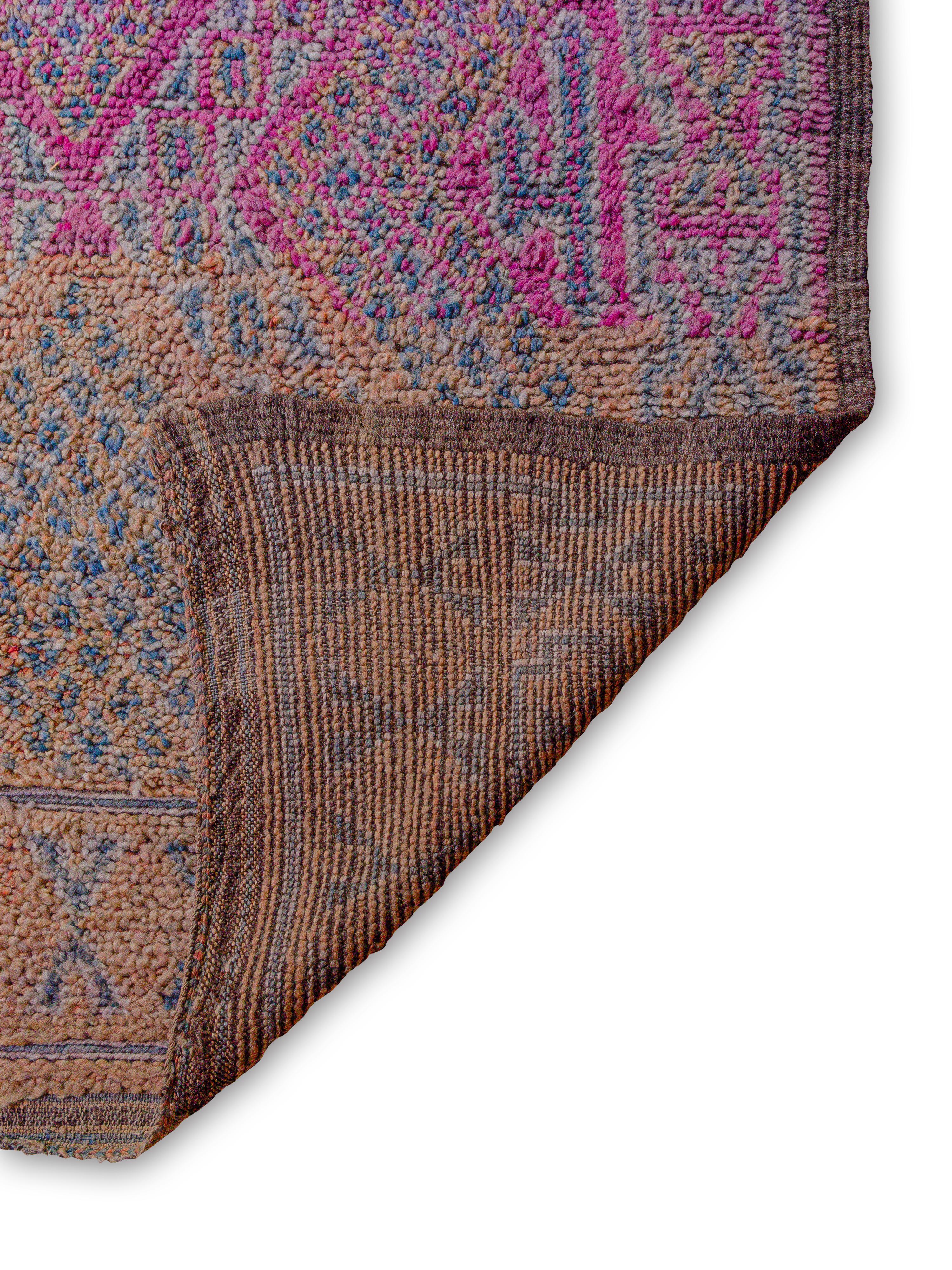 Pastellfarbener marokkanischer Beni M'Guild-Teppich Curated by Breuckelen Berber (Handgewebt) im Angebot