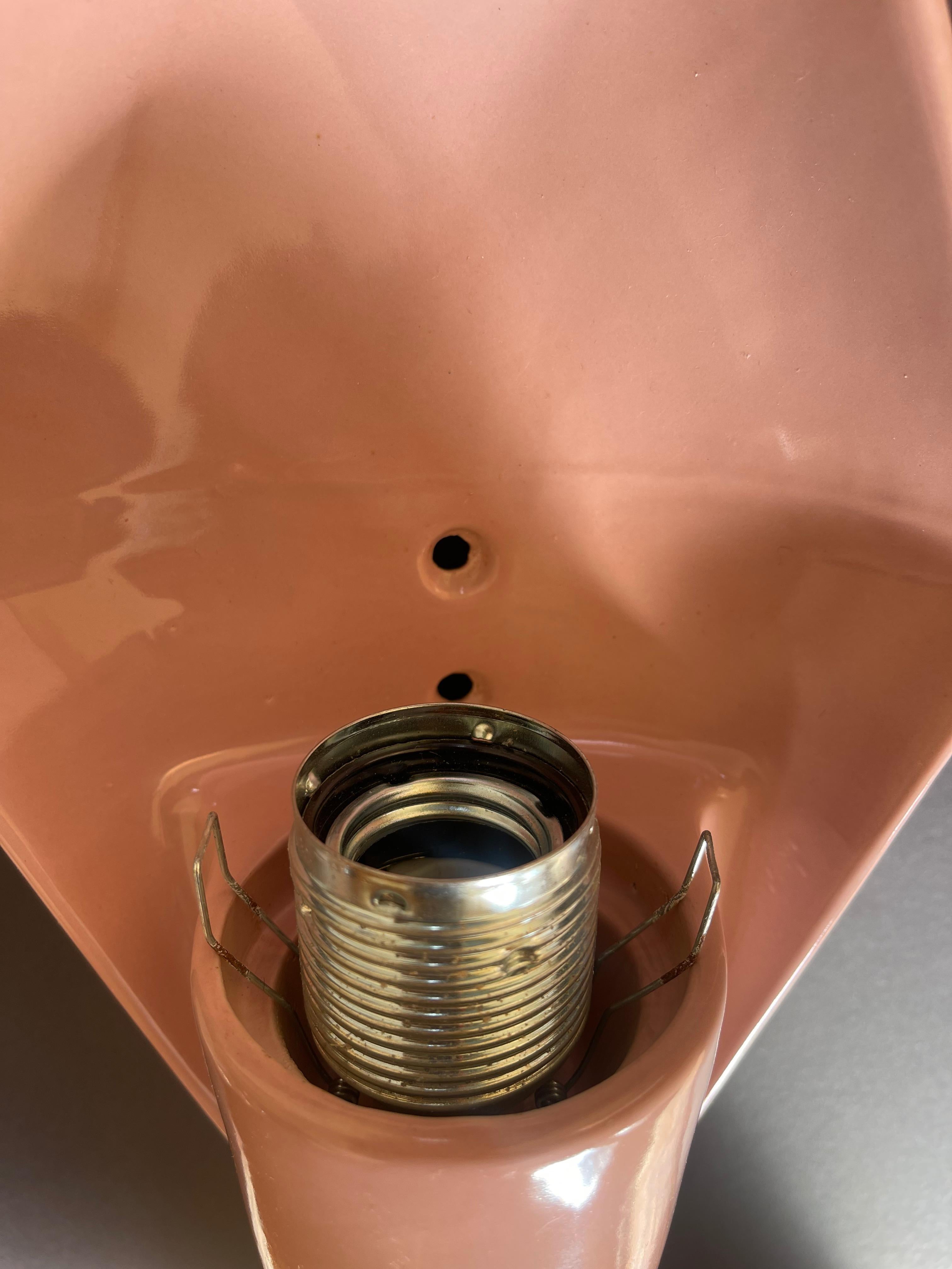 Applique in ceramica rosa pastello di Lyskær Belysning dopo Wagenfeld, anni '50, Danimarca in vendita 4