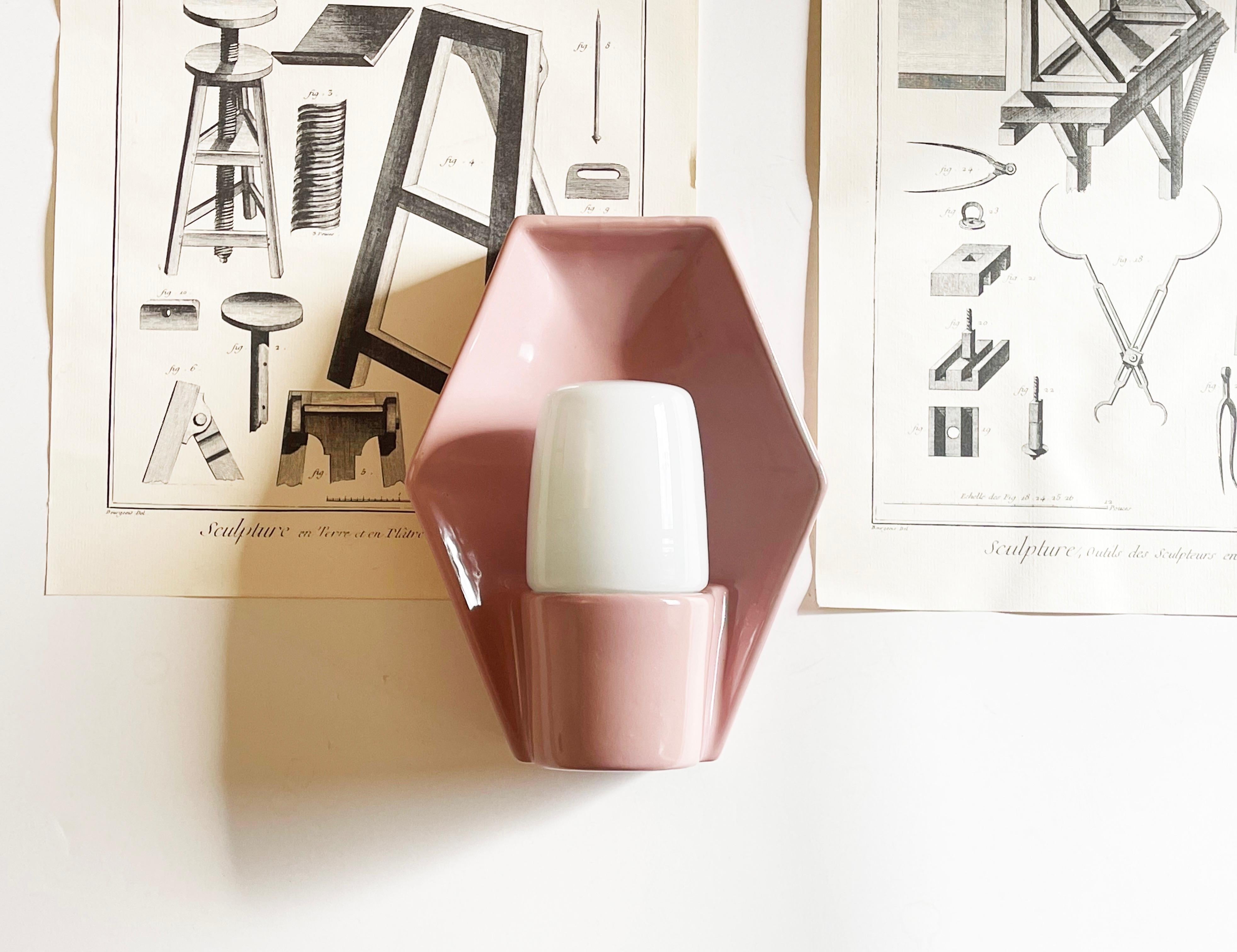 Applique in ceramica rosa pastello di Lyskær Belysning dopo Wagenfeld, anni '50, Danimarca in vendita 5