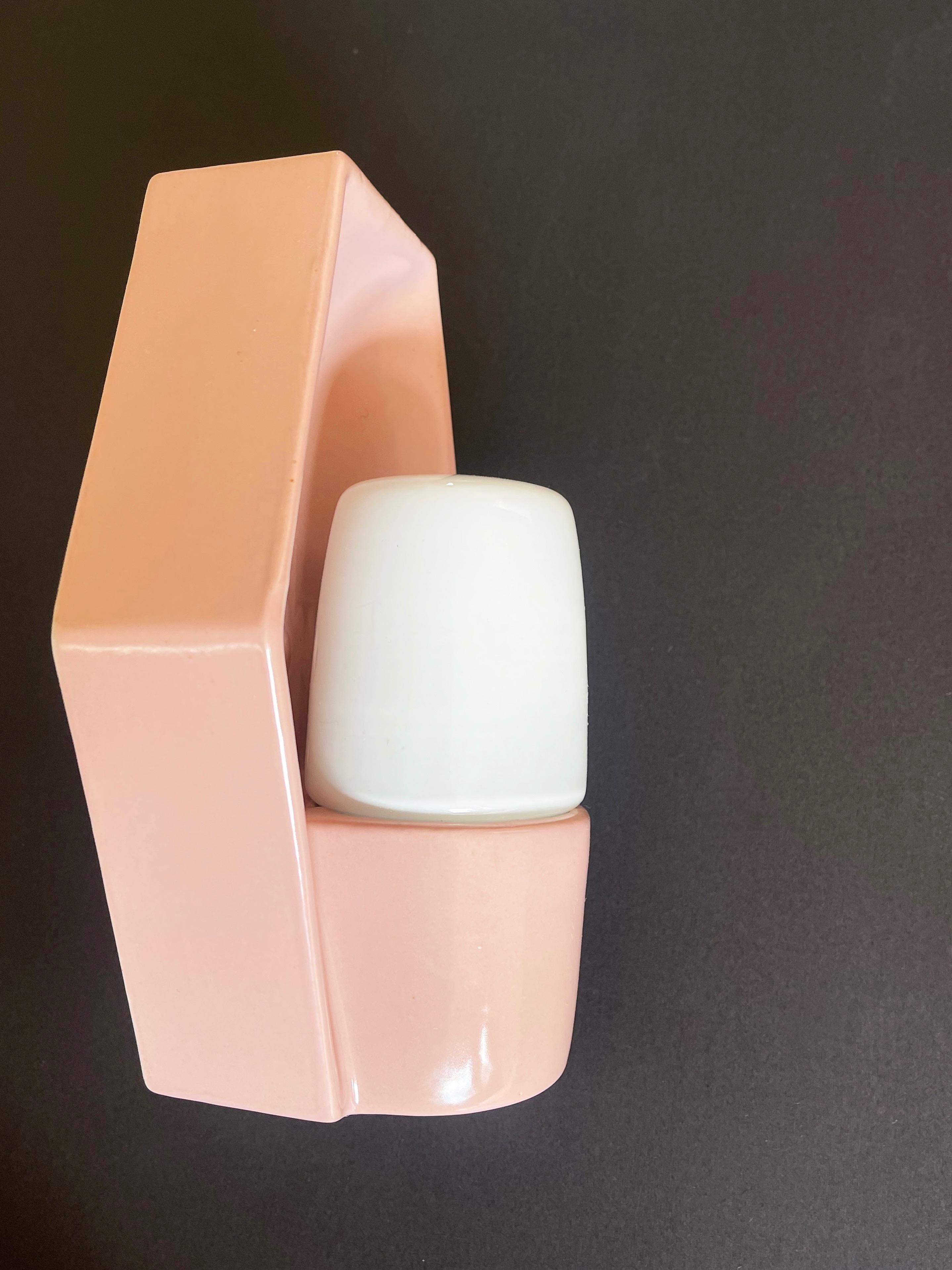 Mid-Century moderno Applique in ceramica rosa pastello di Lyskær Belysning dopo Wagenfeld, anni '50, Danimarca in vendita